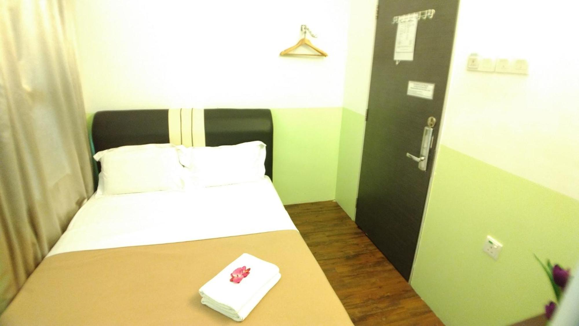 Super Budget Room (Shared Toilet) photo 2