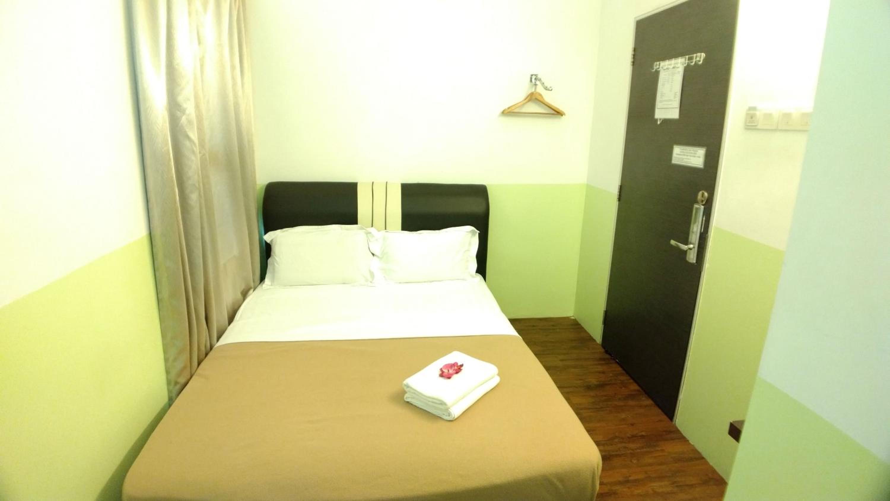 Super Budget Room (Shared Toilet) photo 3