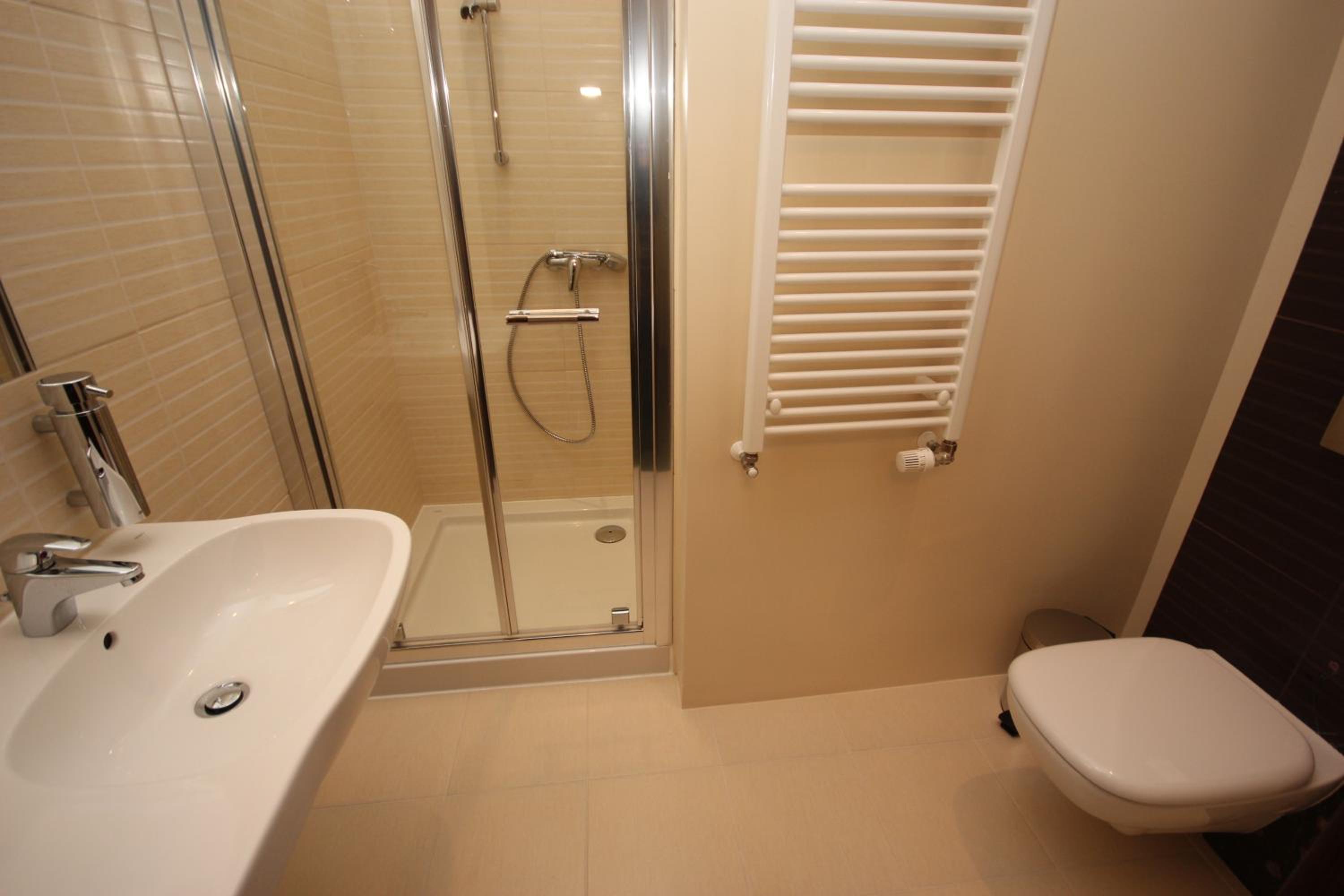 Twin Room - Photo 6