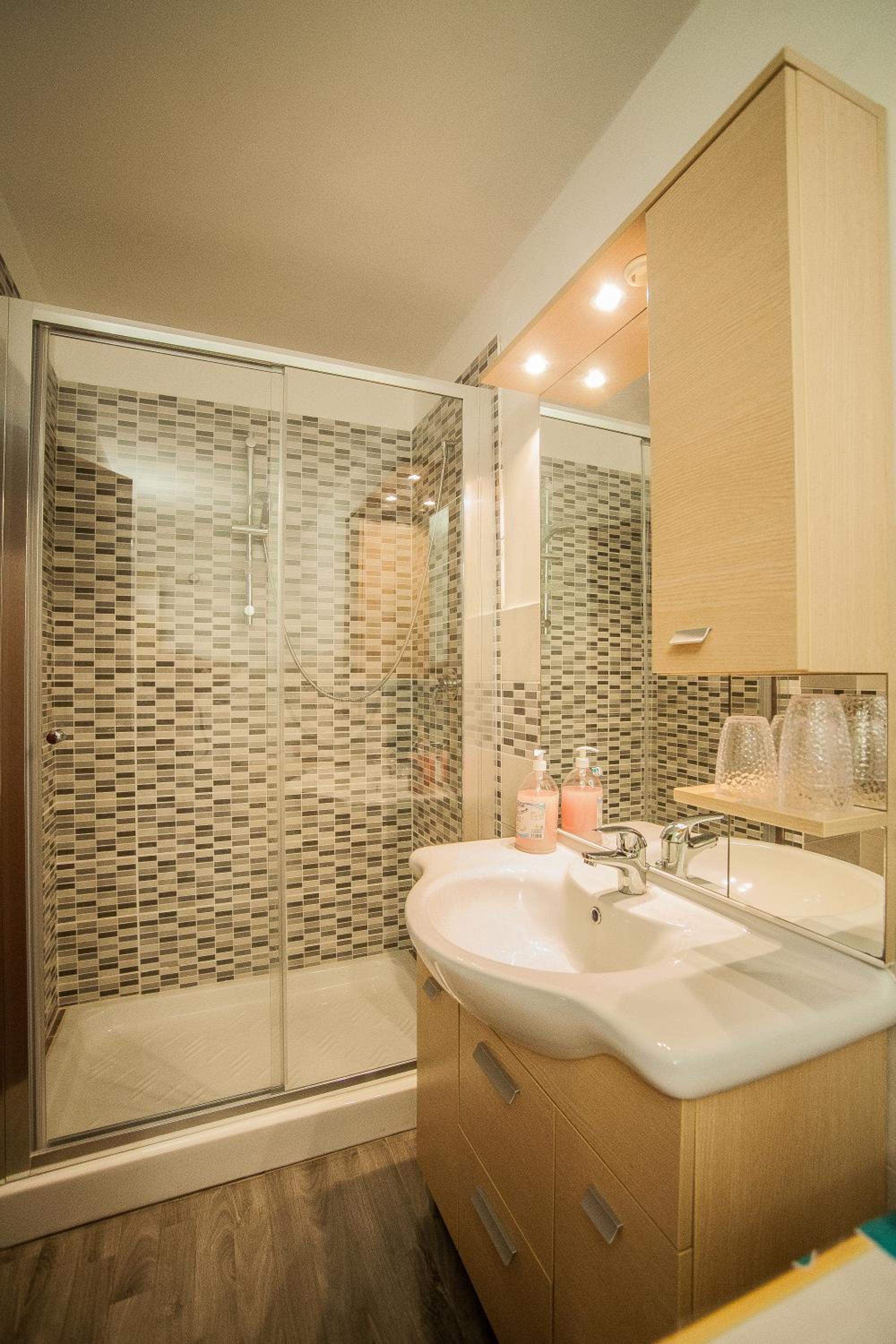 Studio Apartment - Photo 15