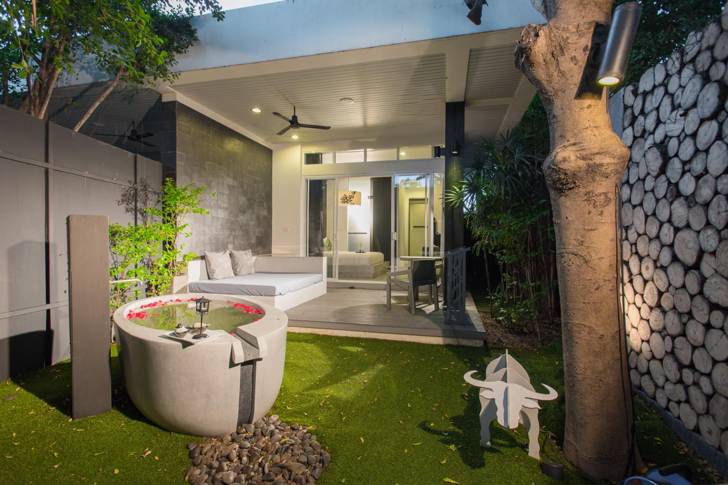 Luxury Suite with Private Garden  - Photo 4