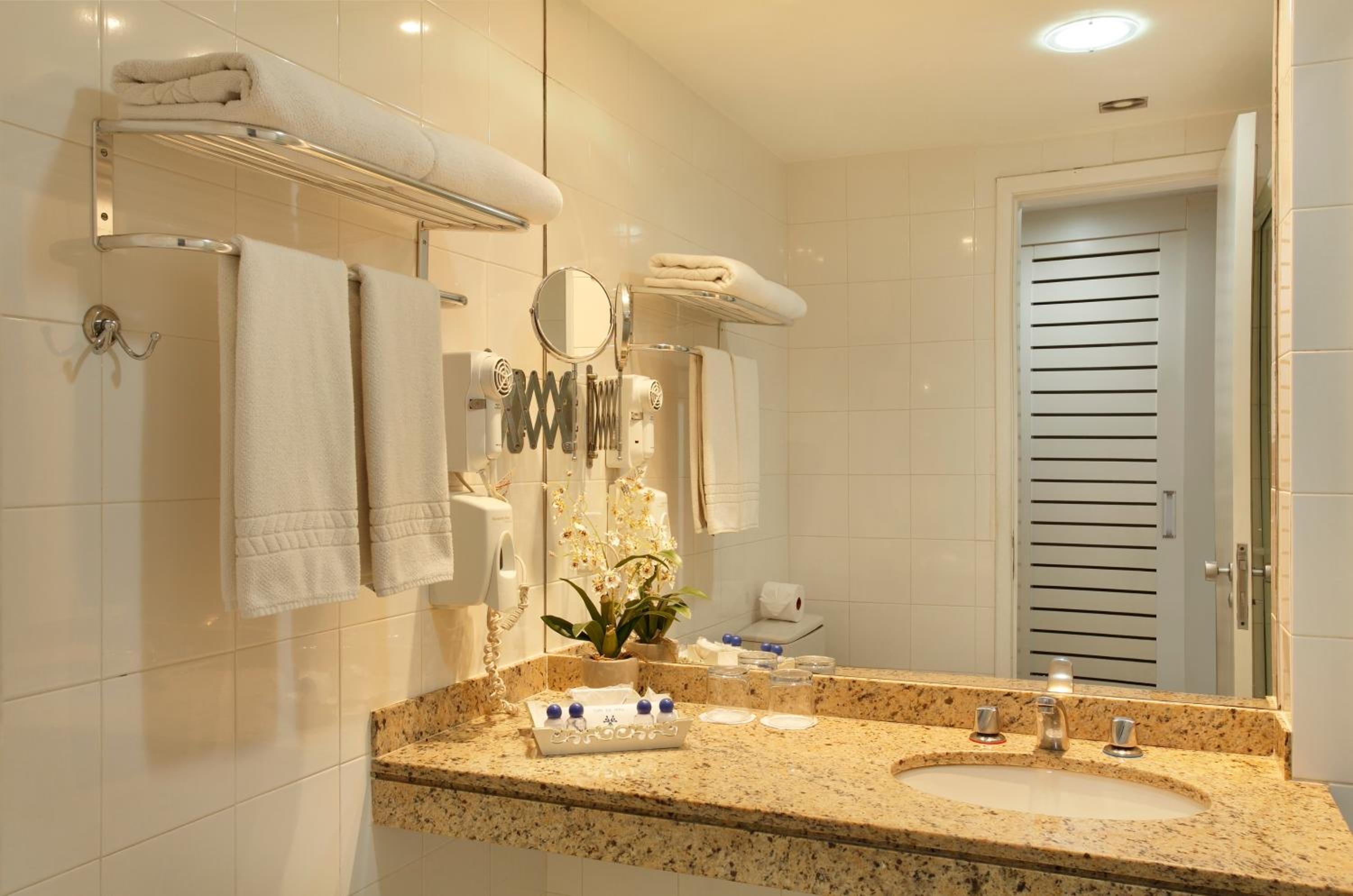 Standard Twin Room - Photo 3