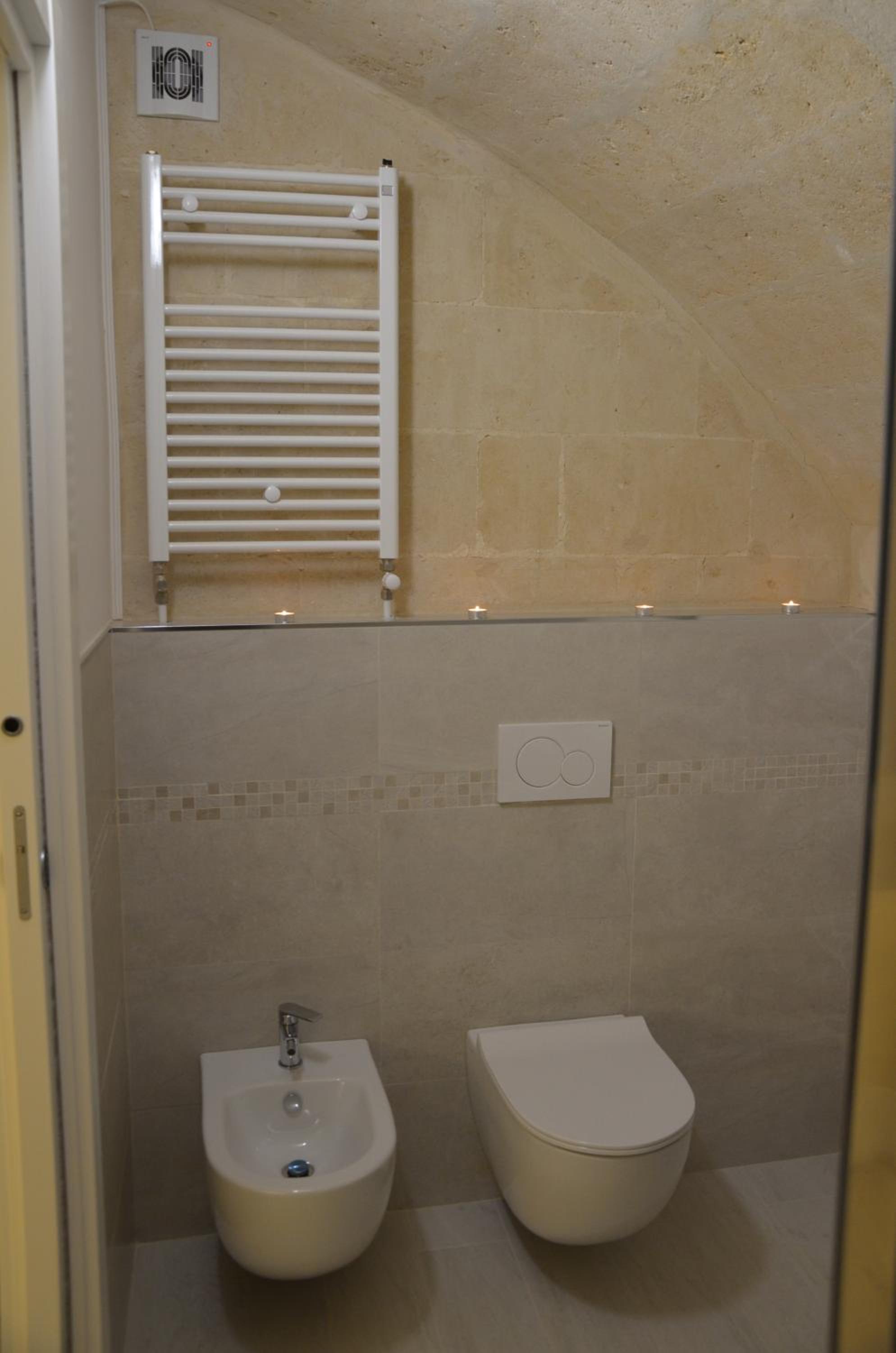 Large Double or Twin Room - Photo 3