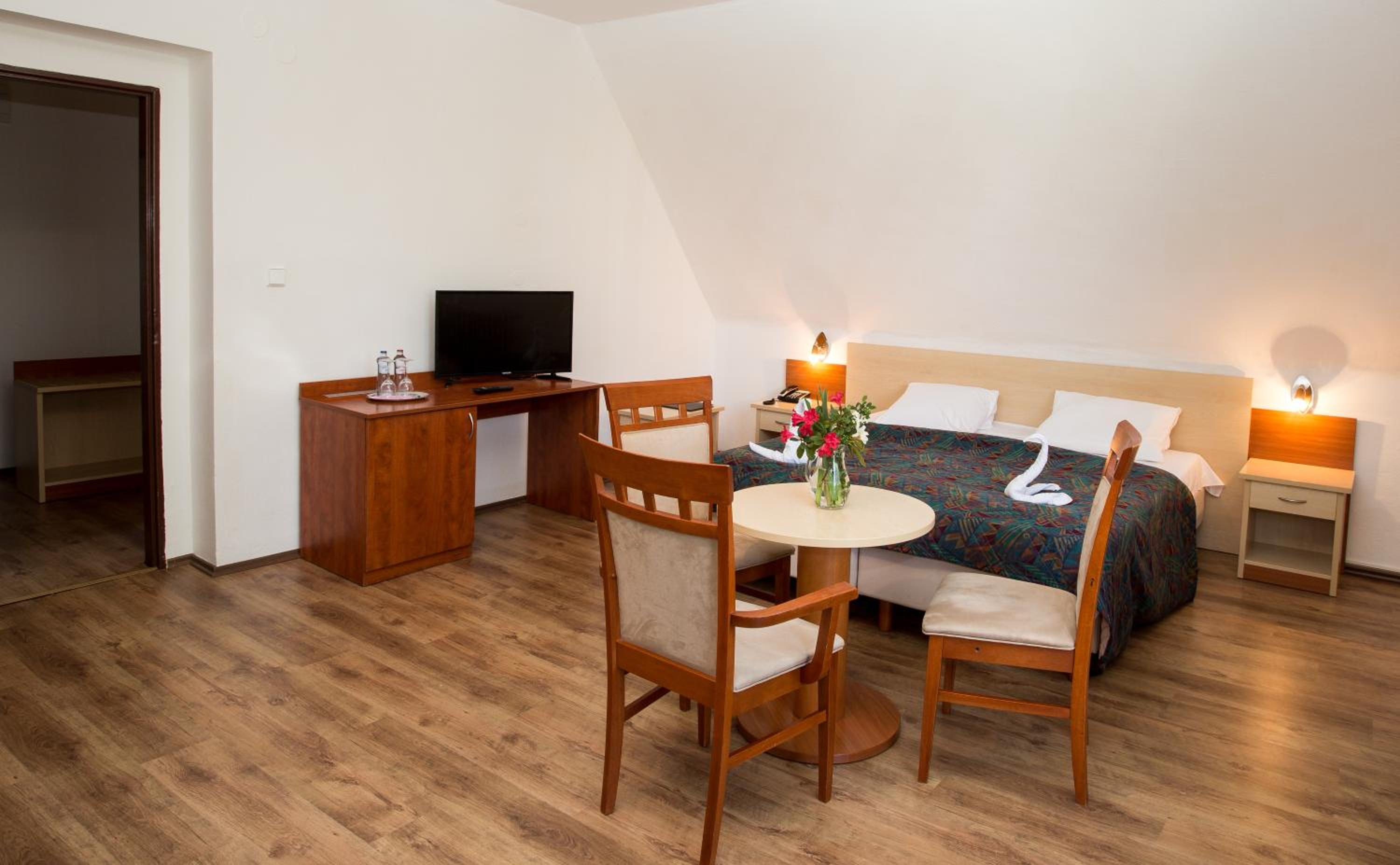 Standard Triple Room photo 2