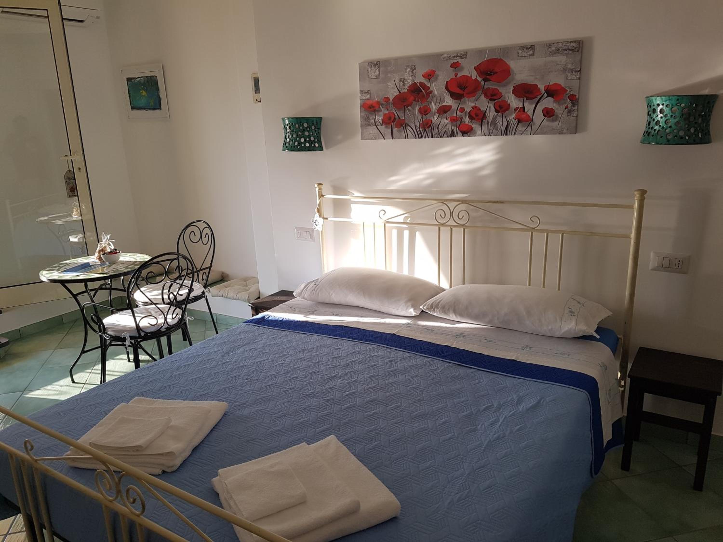 Double Room with Private Bathroom photo 3
