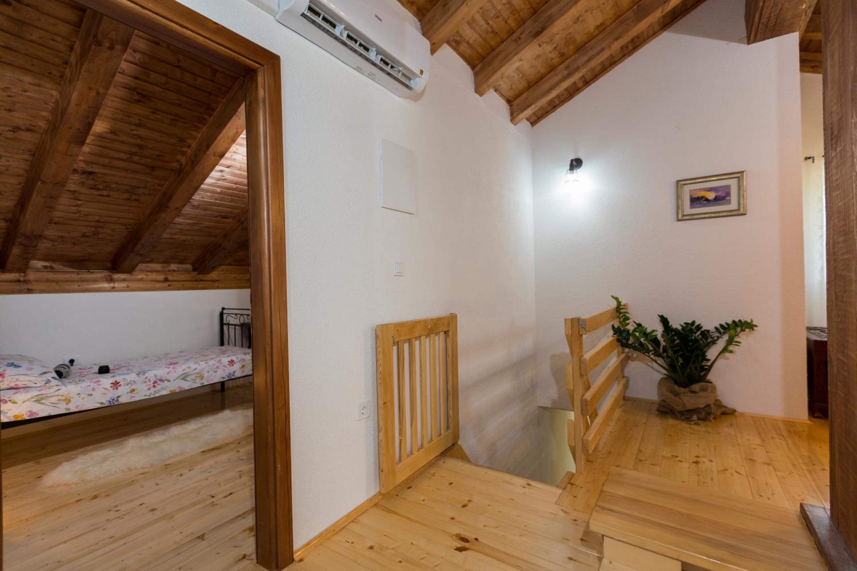 Villa photo 2