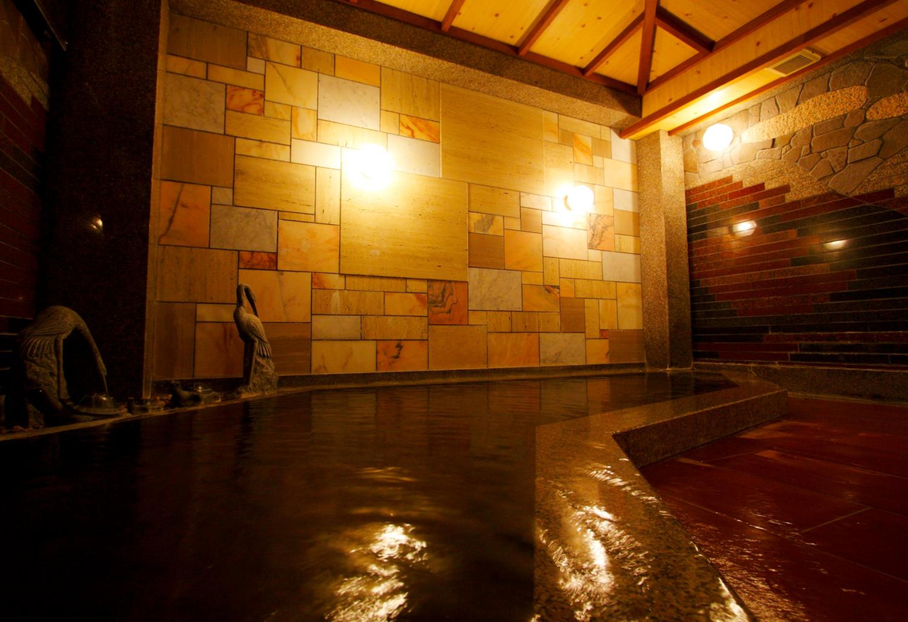 Japanese Style Family Room with Shared Bathroom photo 3