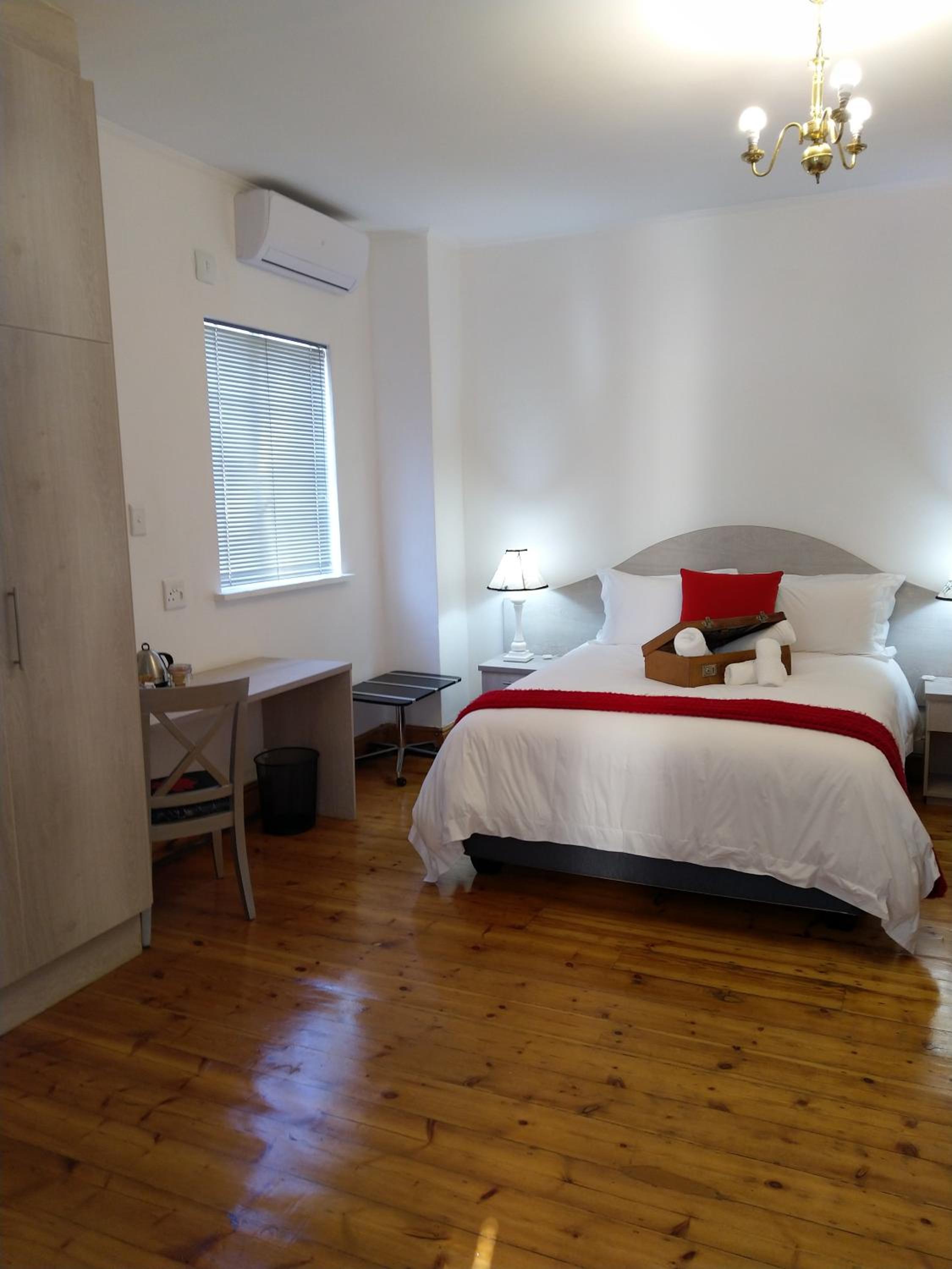 Deluxe Double Room - Photo 8