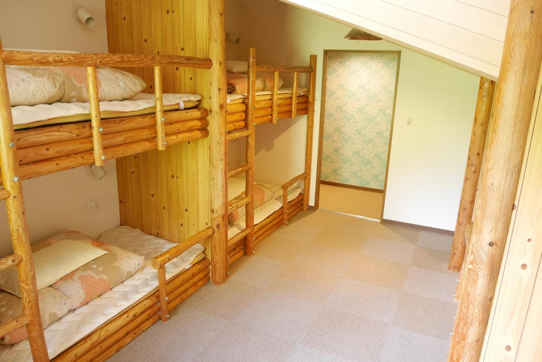Log Bed Mixed Dormitory Room (6 adult) photo 1