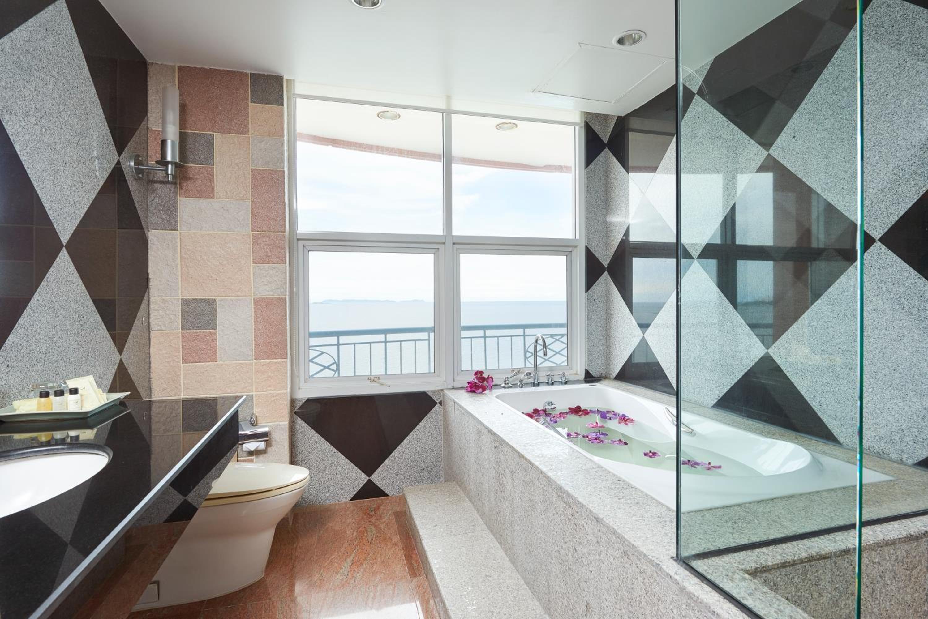 Junior Suite with Sea View thumbnail 6