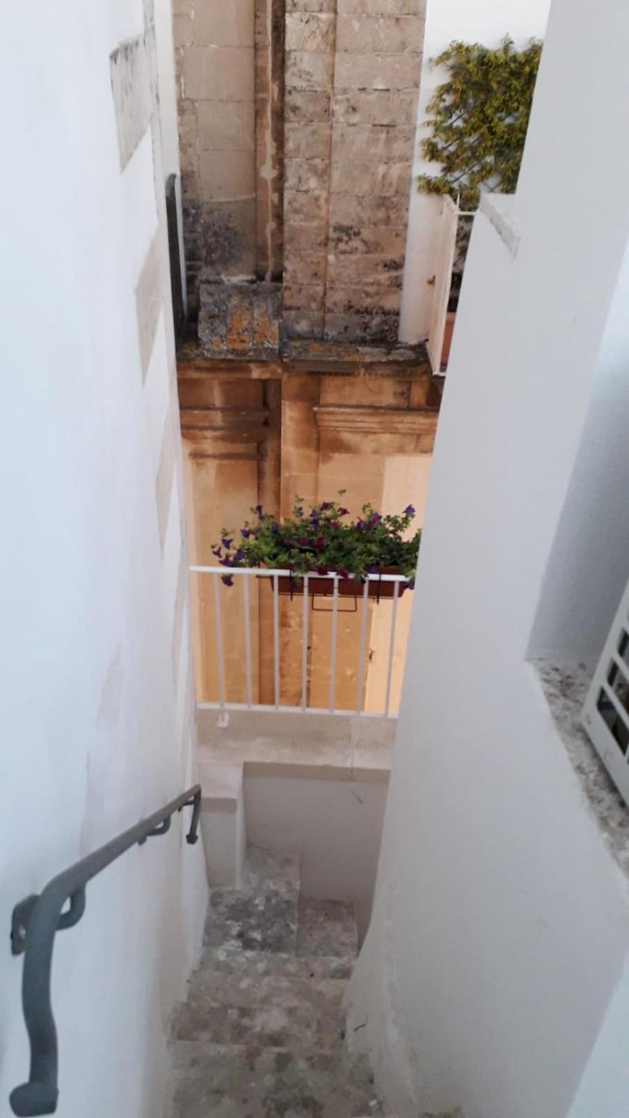 Apartment - Split Level - Photo 3