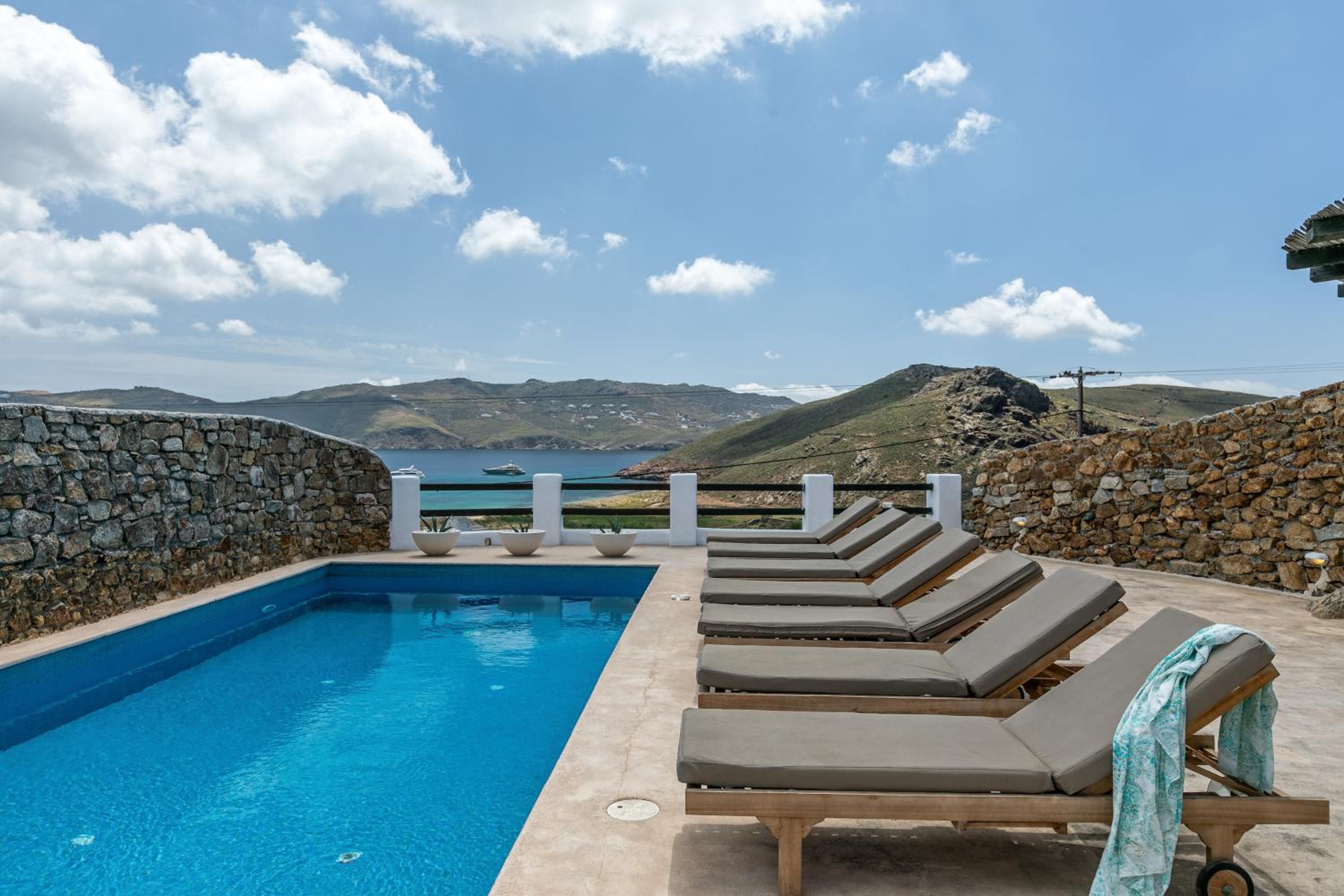 2 Bedroom Villa With Common Pool And Sea View photo 2