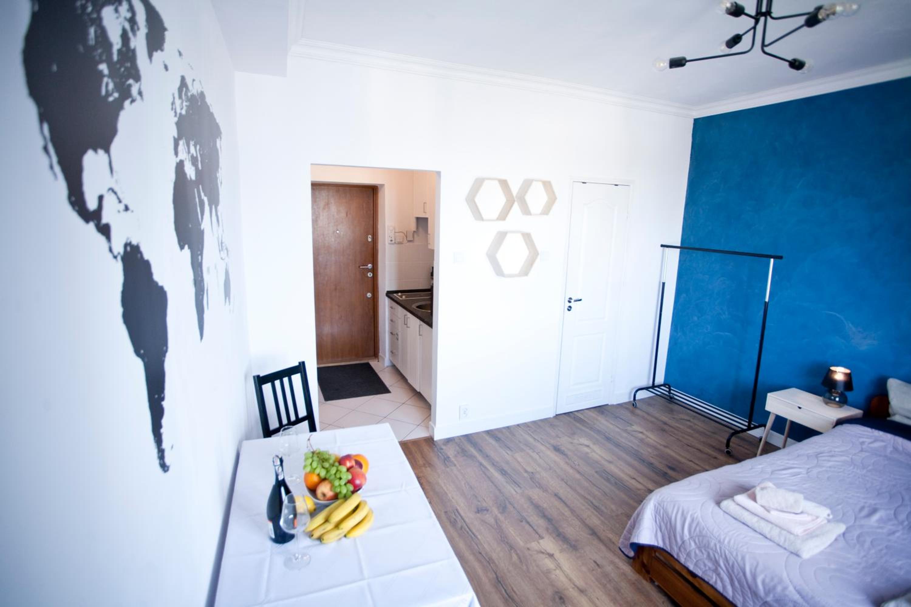 Studio Apartment - Photo 27