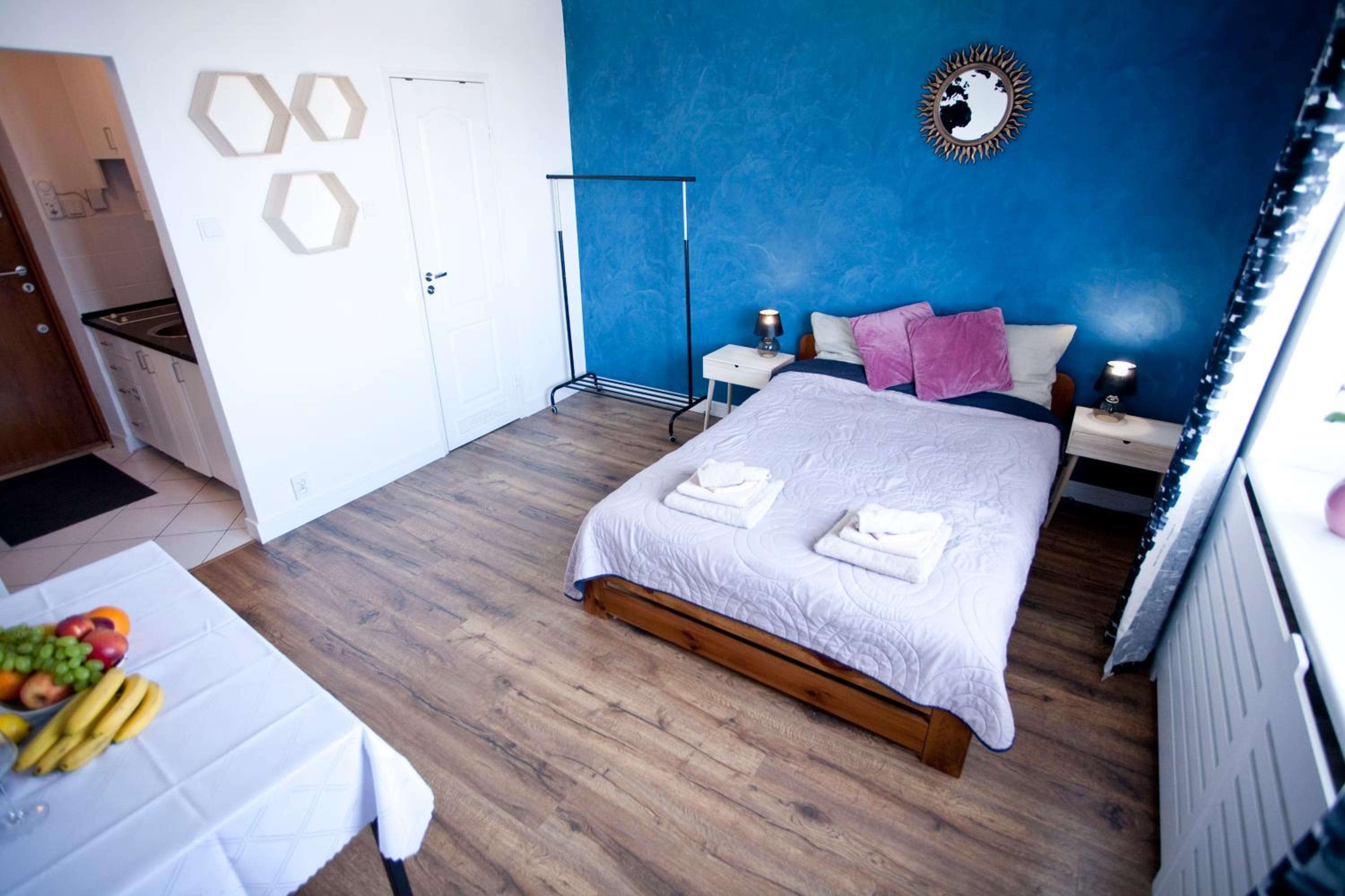 Studio Apartment - Photo 24
