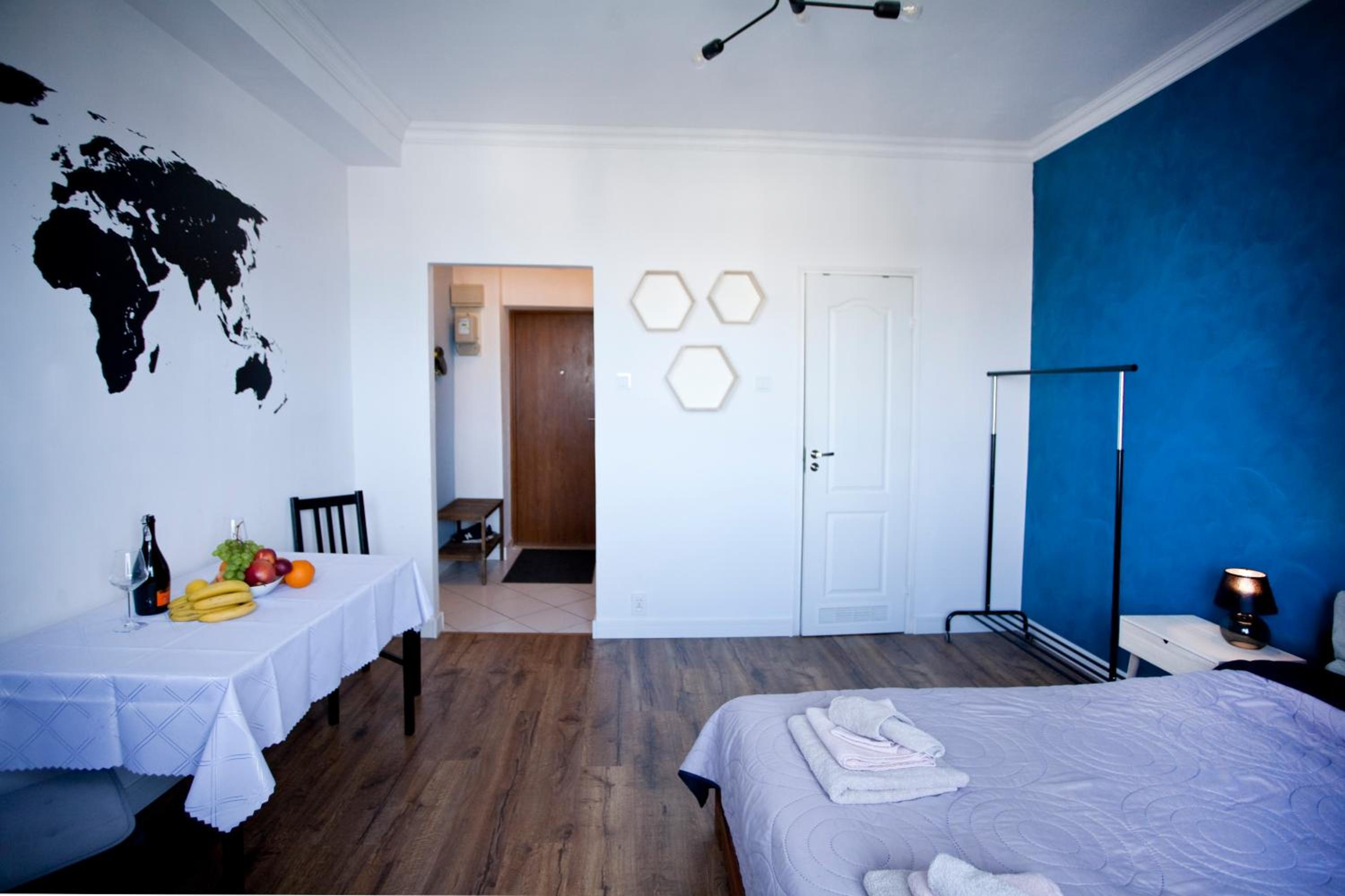 Studio Apartment - Photo 15