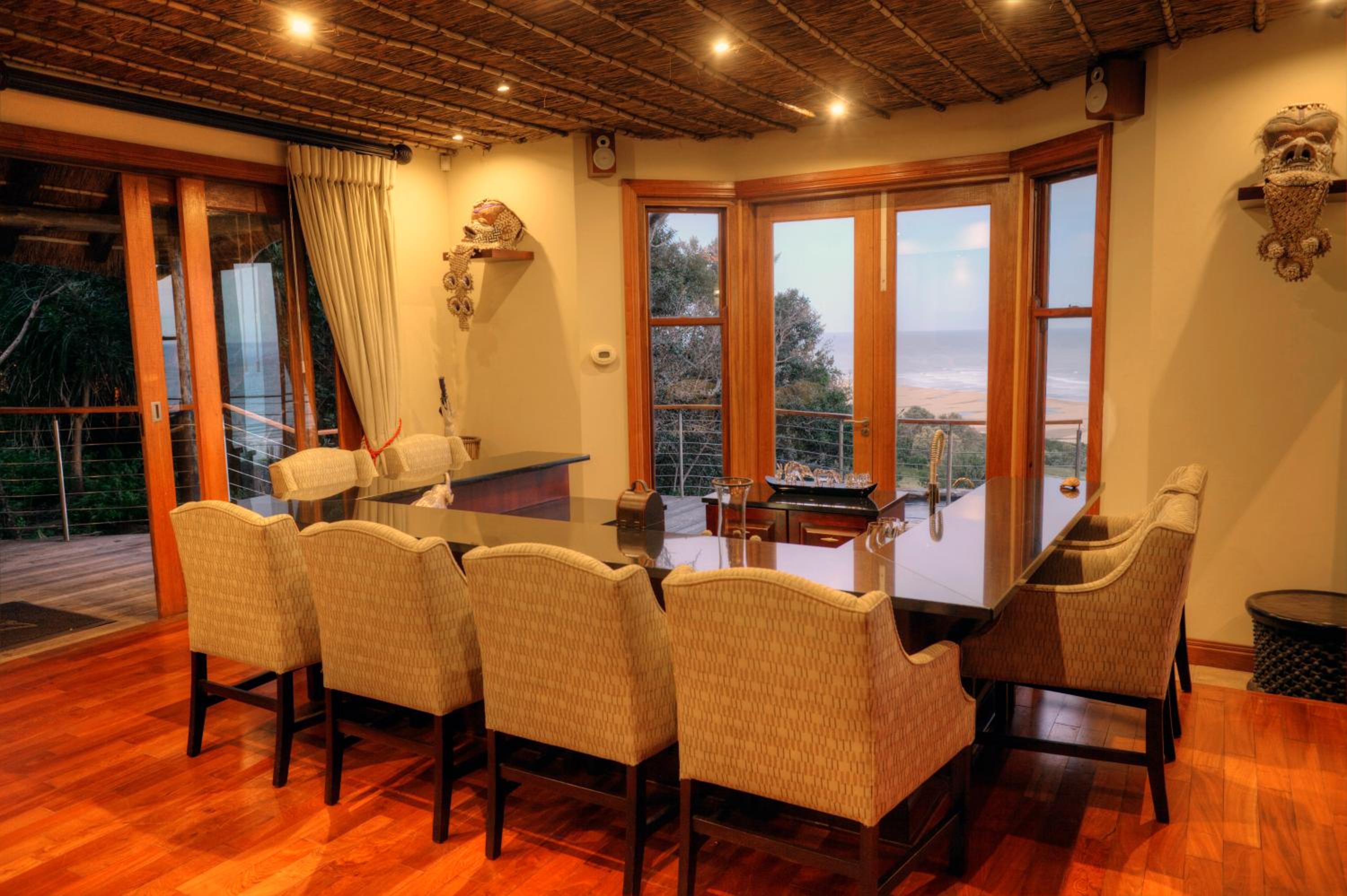 Three-Bedroom House - Photo 7