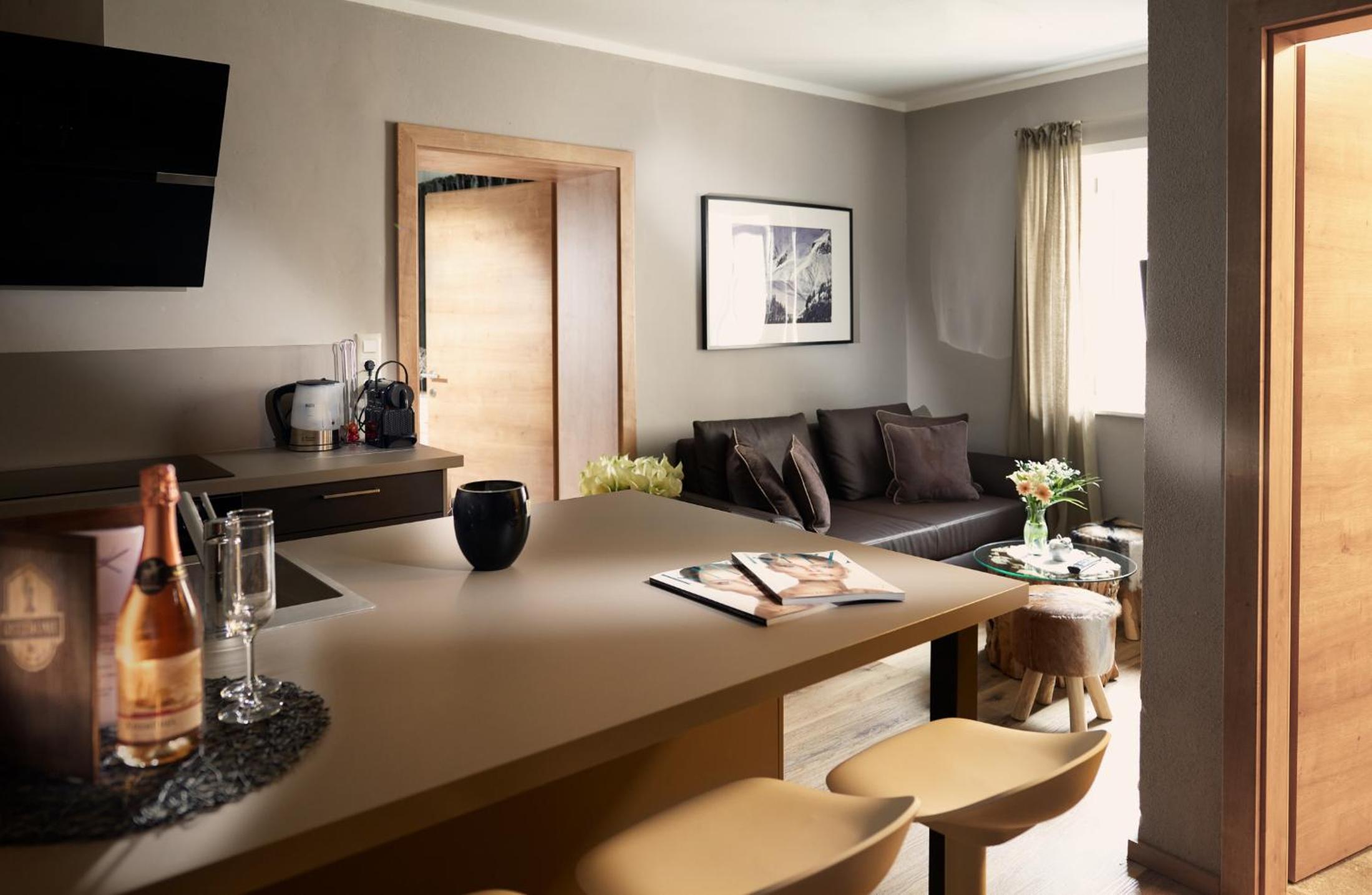Apartment with Balcony and Mountain View photo 1
