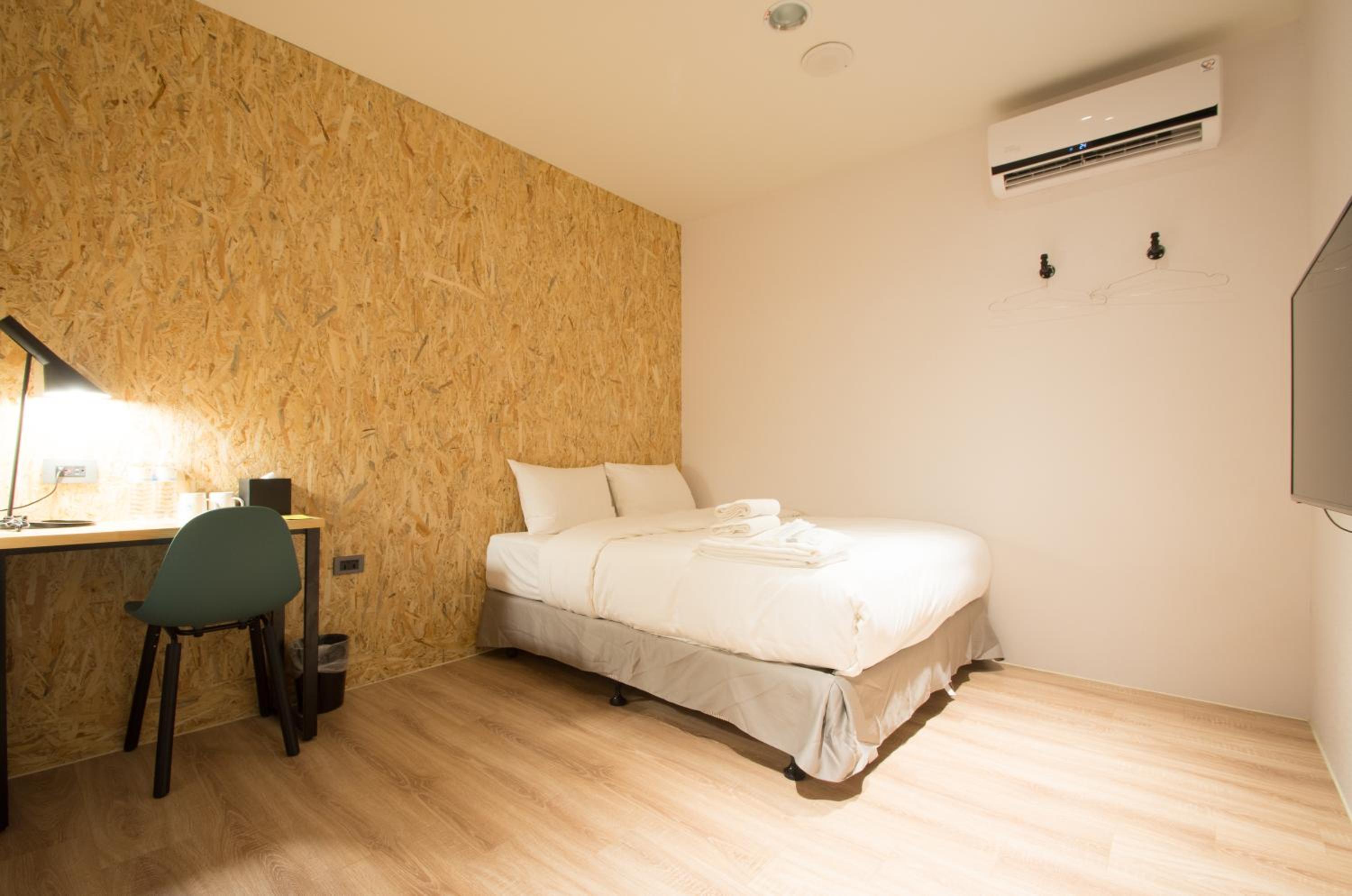 Double Room with Shared Bathroom photo 1