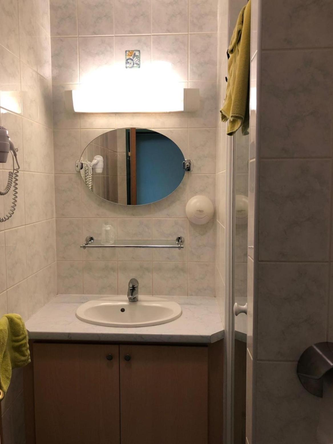 Double Room - Photo 3