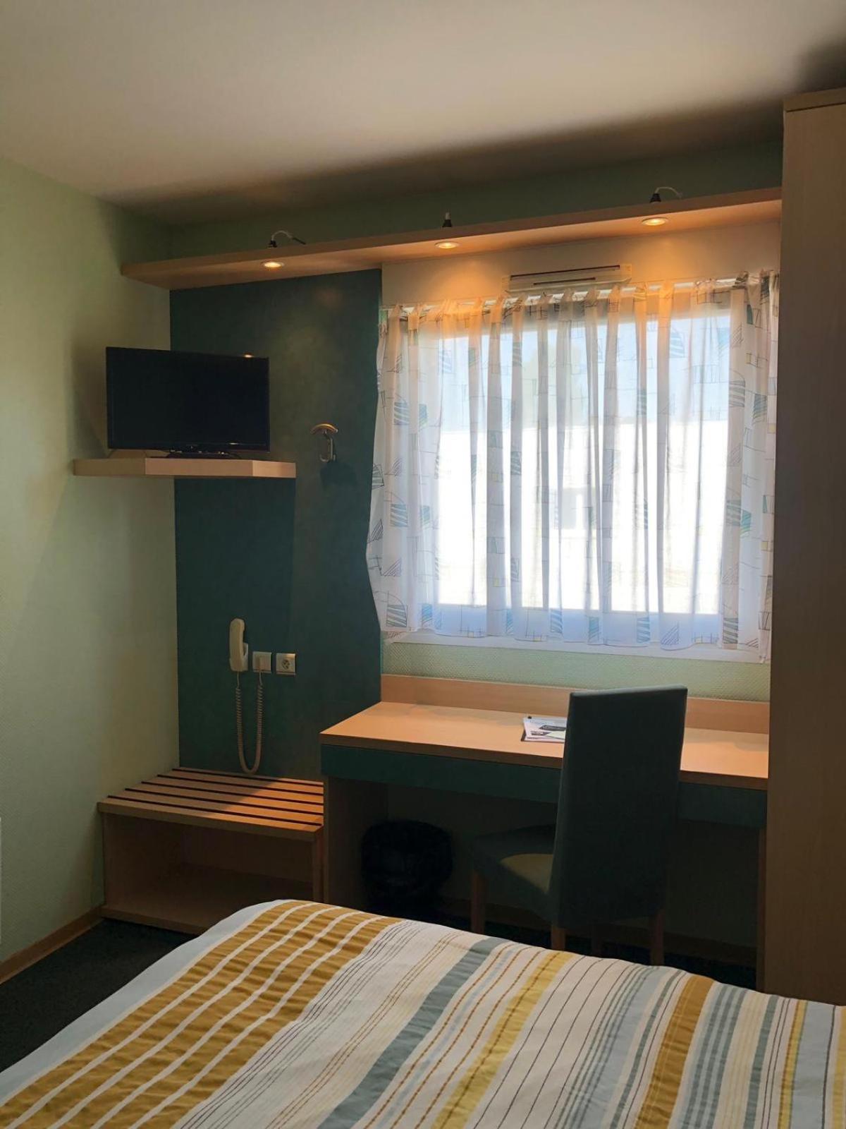 Double Room - Photo 2