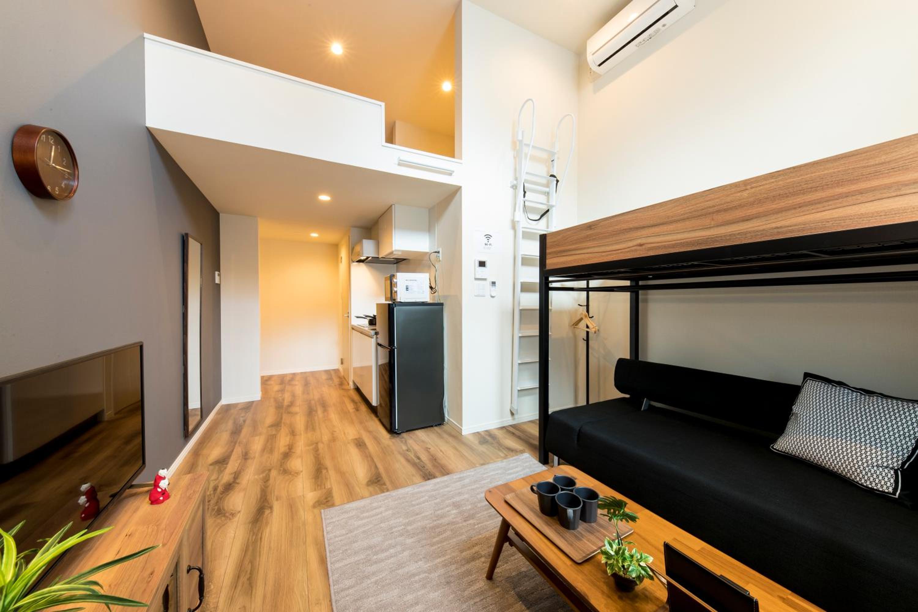 Studio Apartment - No Cleaning for Consecutive Night Stays - Photo 59