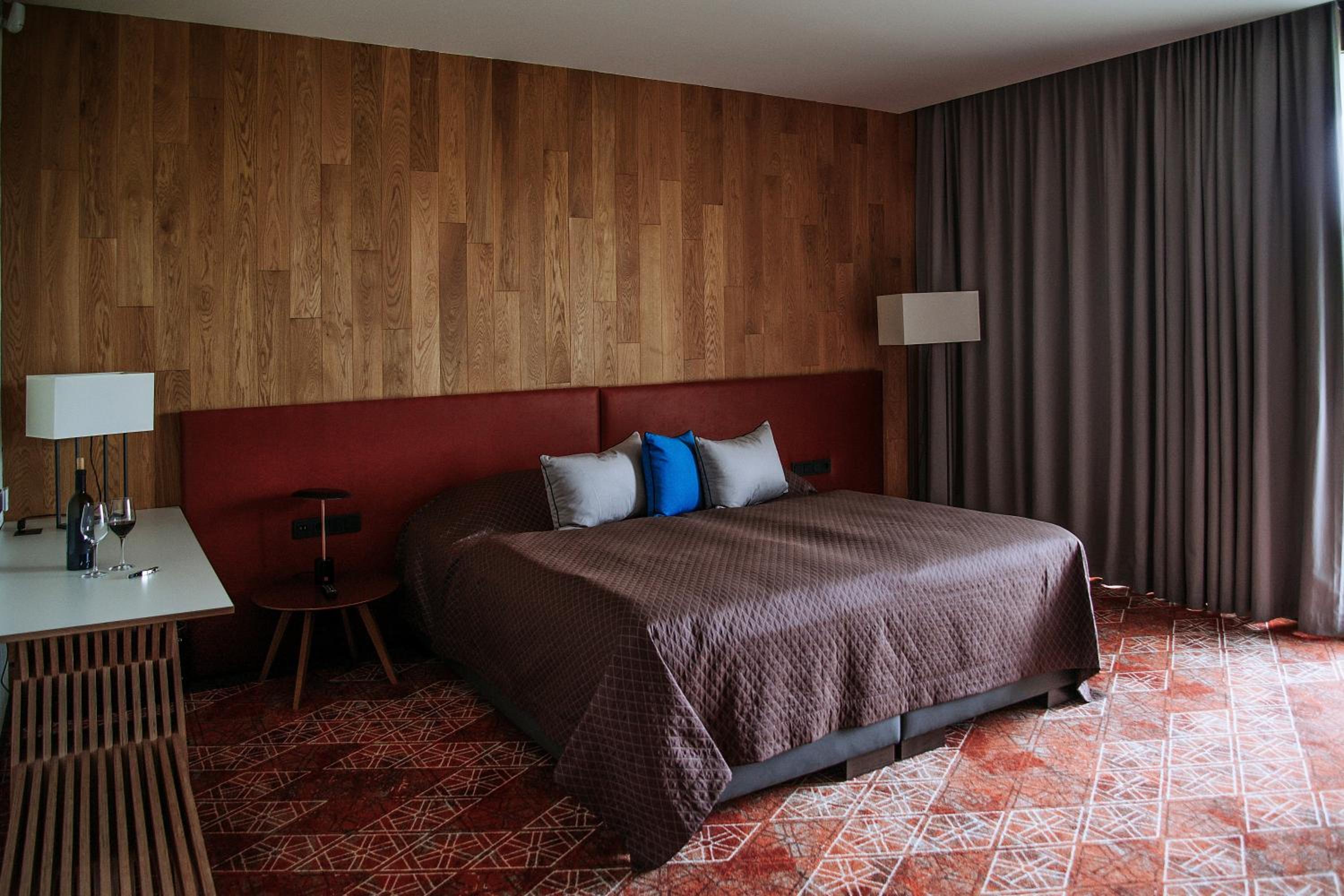 Deluxe Room - Photo 19