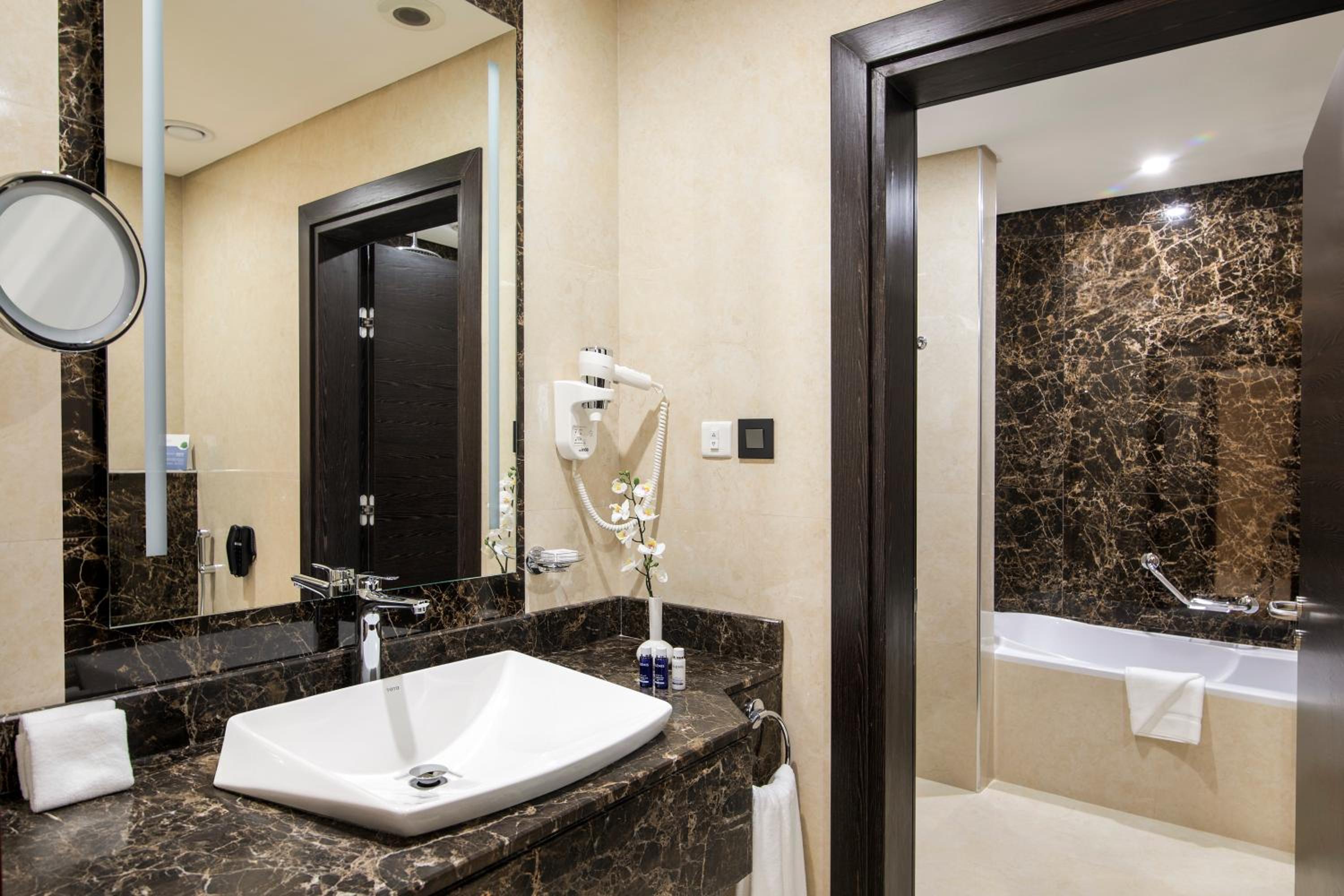 Quartz Suite thumbnail 5
