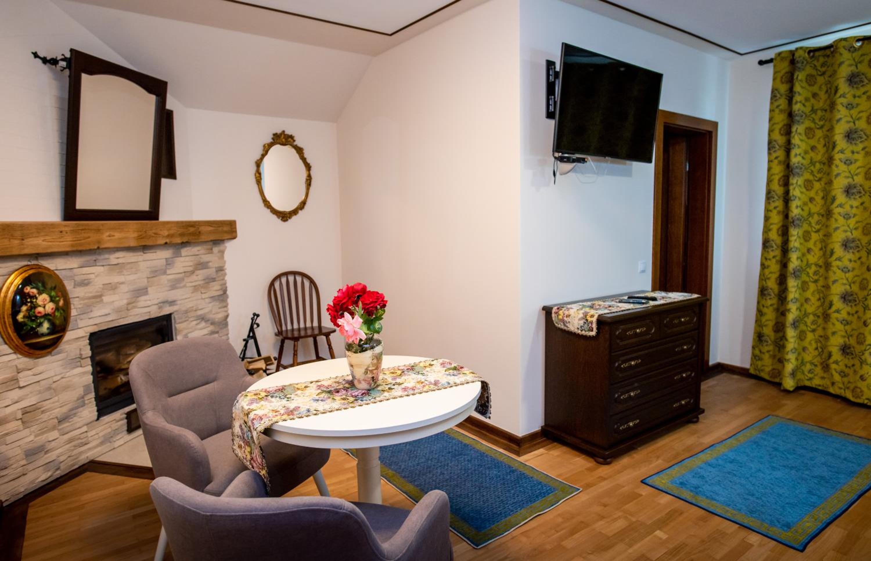 Deluxe Double Room - Photo 15