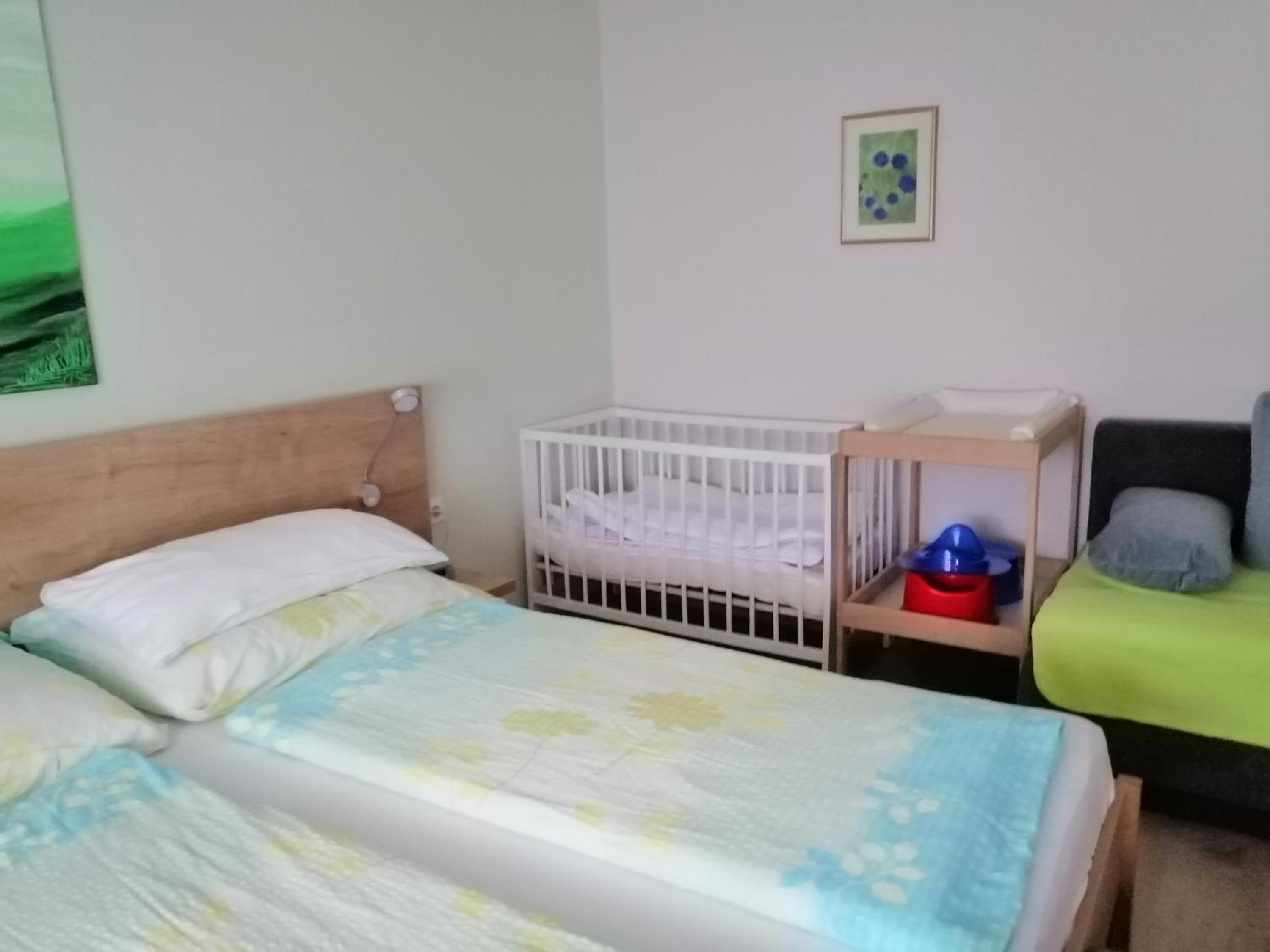 One-Bedroom Apartment - Photo 1