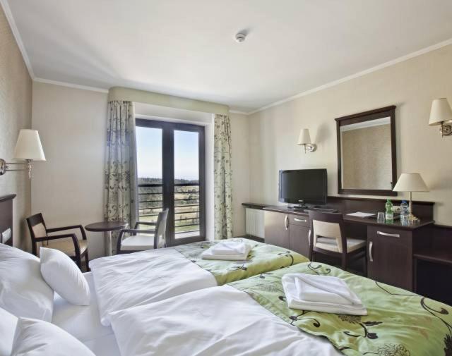Double Room with Mountain View - Photo 2