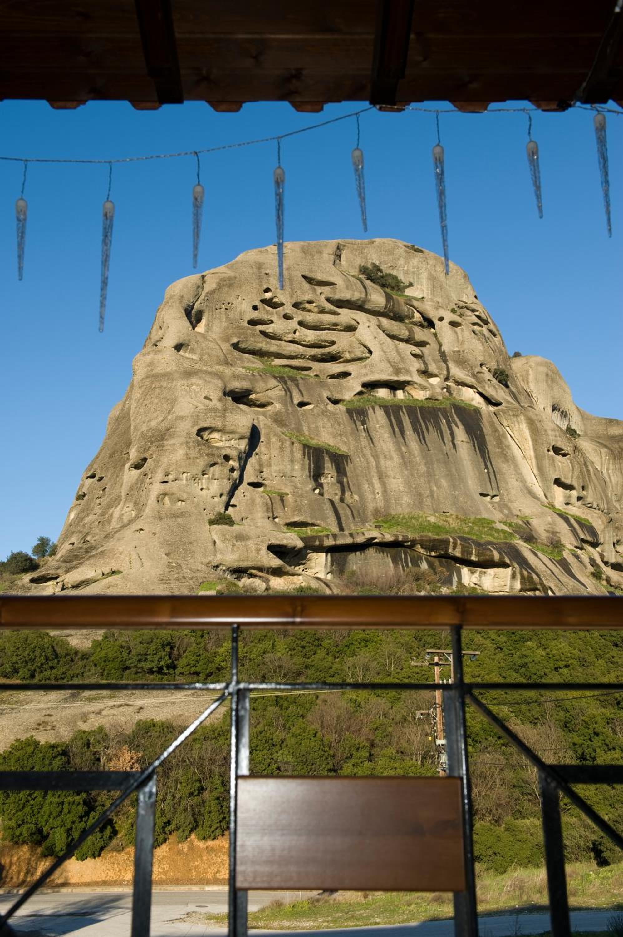 Family Room with Meteora View photo 3