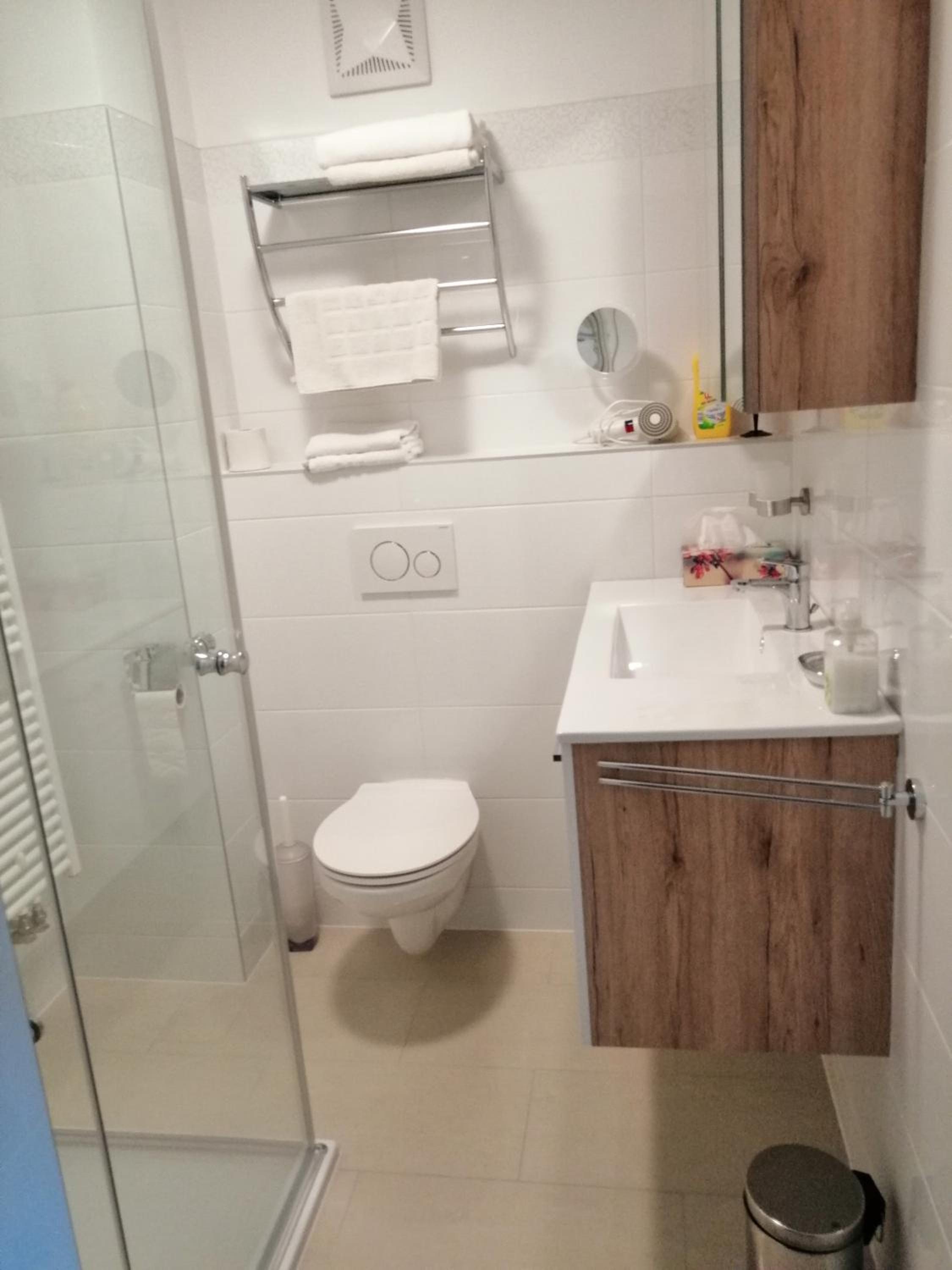 One-Bedroom Apartment - Photo 11