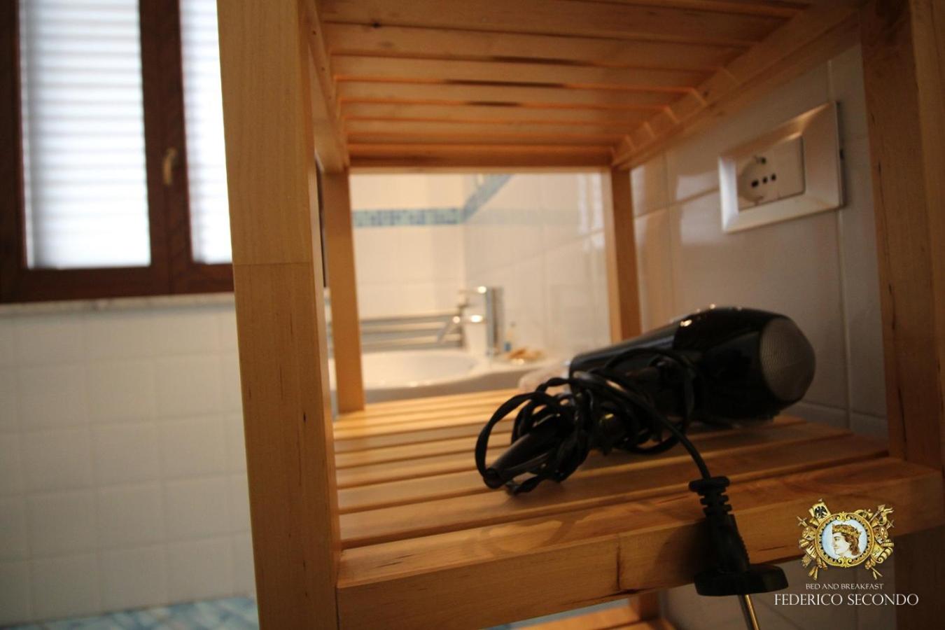 Double Room with Balcony - Photo 19