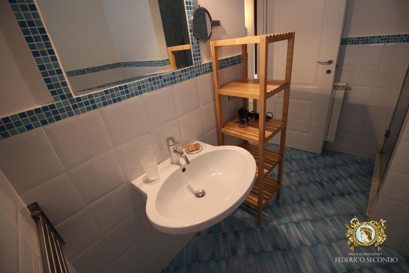 Double Room with Balcony - Photo 30