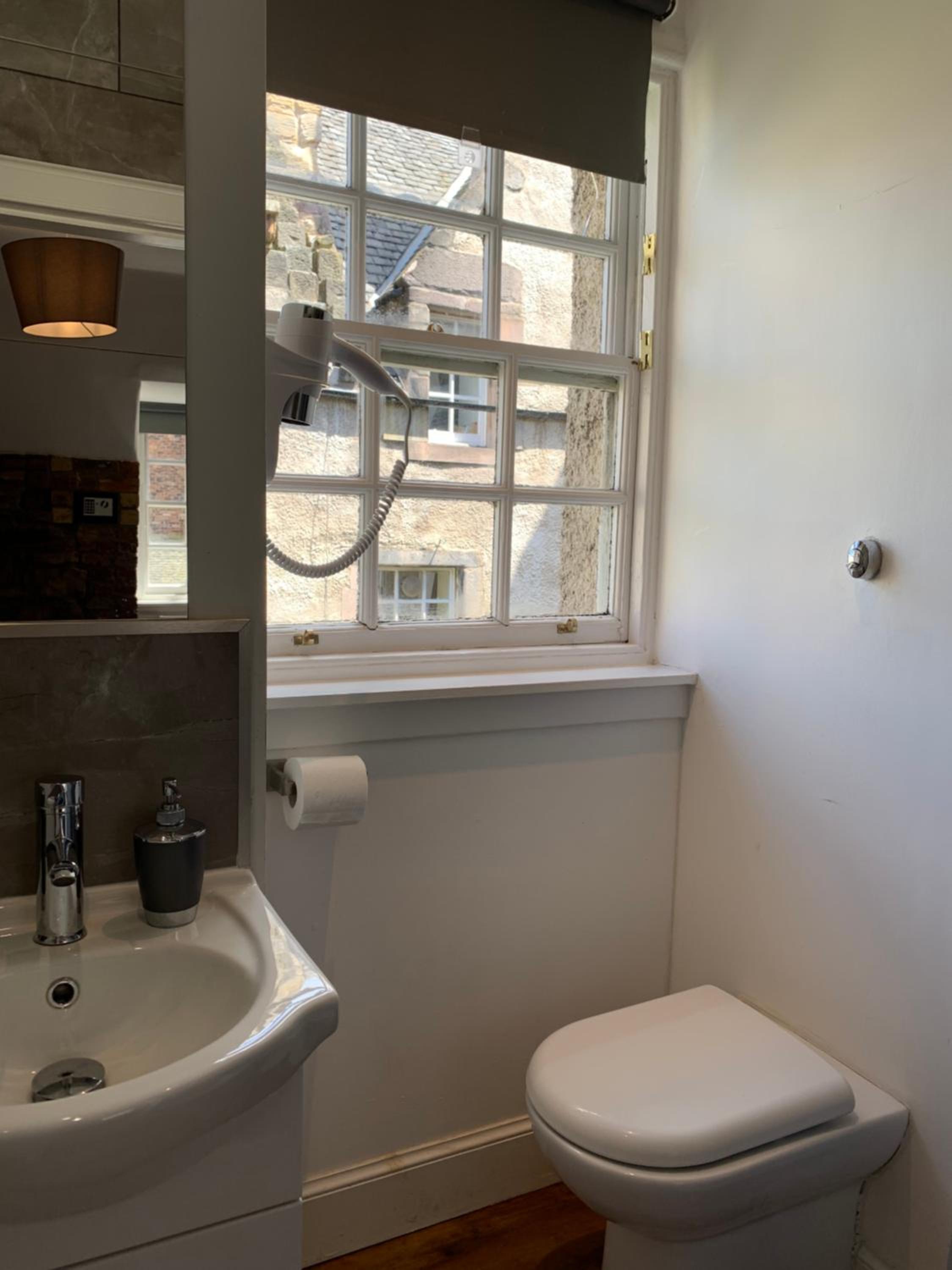 Deluxe Double Room - Kirkhill - Photo 5