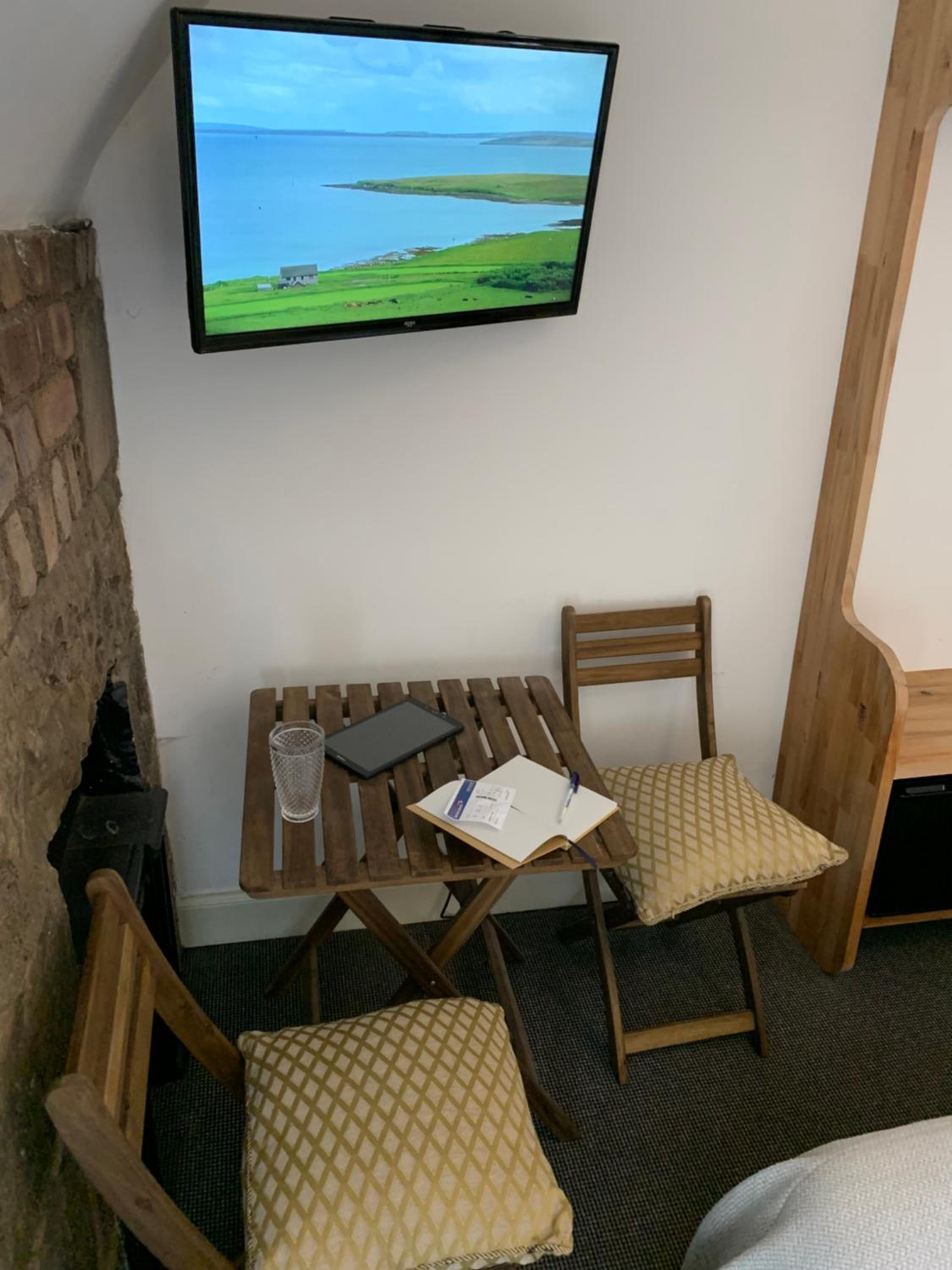Deluxe Double Room - Kirkhill - Photo 4
