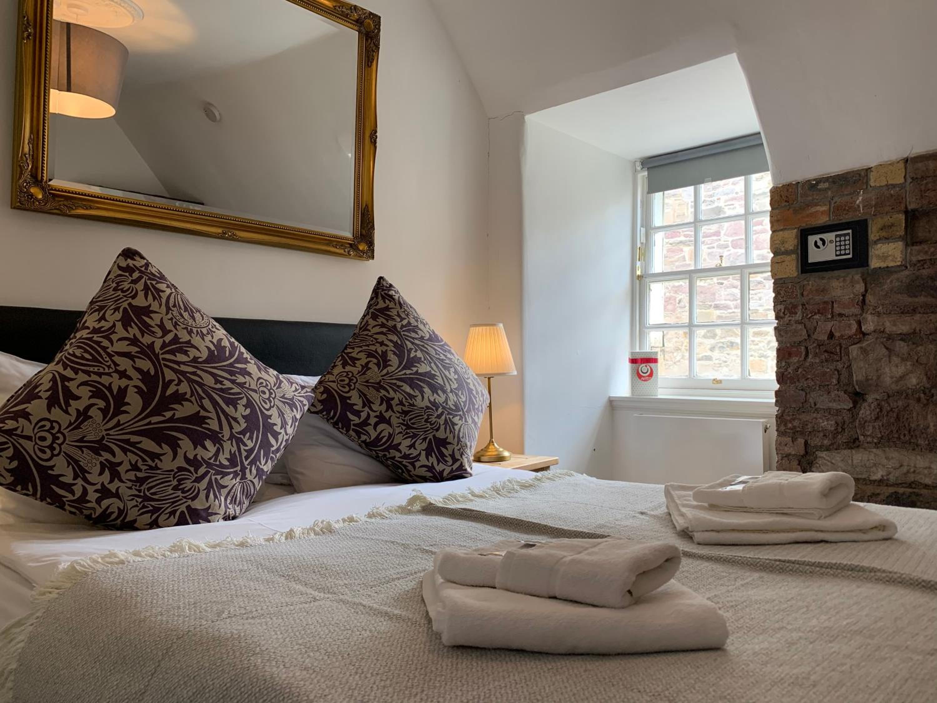 Deluxe Double Room - Kirkhill - Photo 2