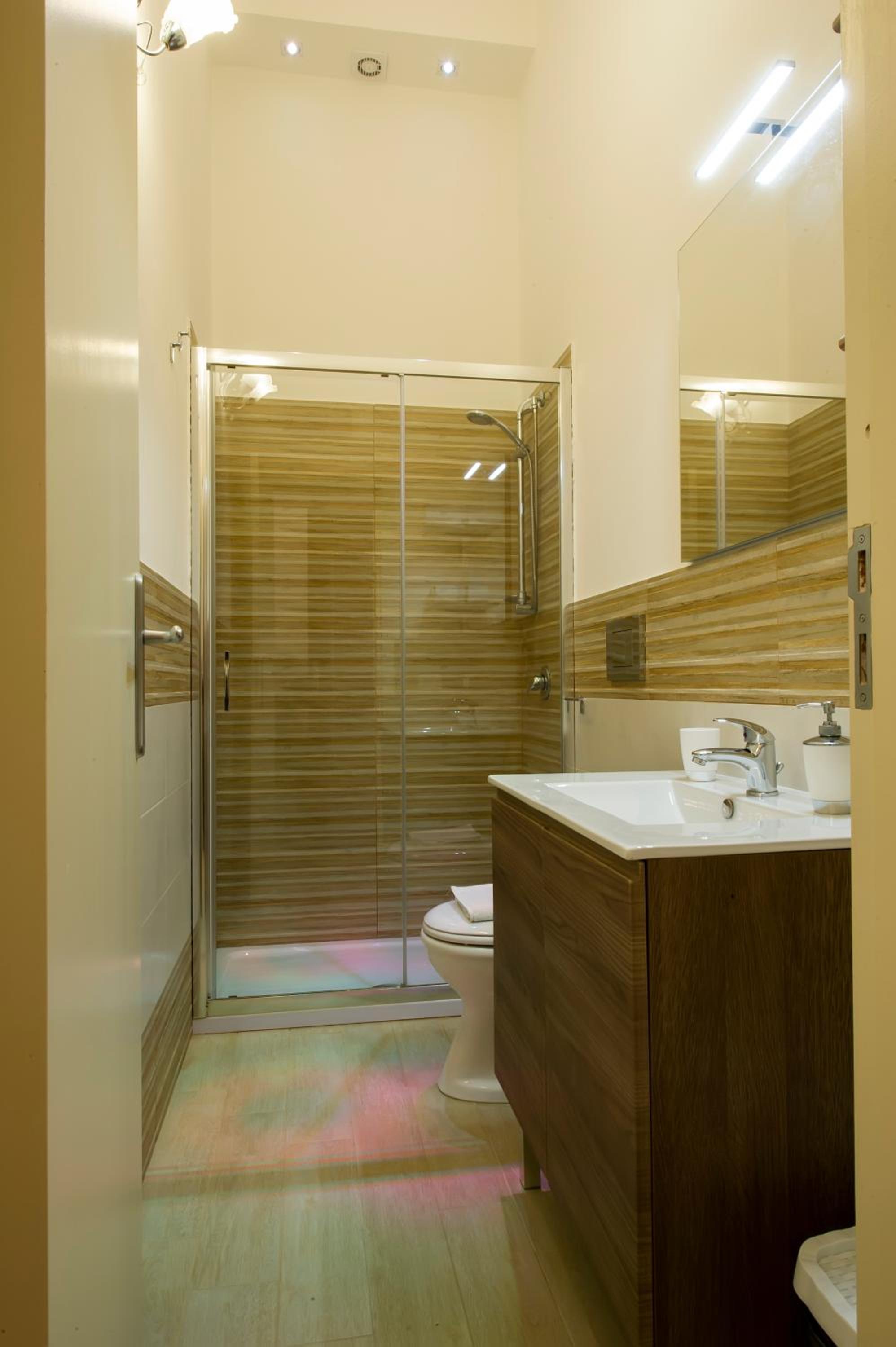 Deluxe Room (2 Adults + 1 Child) photo 2