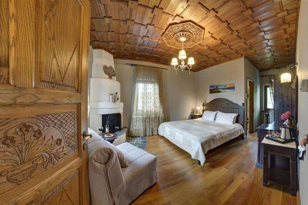 Deluxe Double or Twin Room with Fireplace - Photo 11