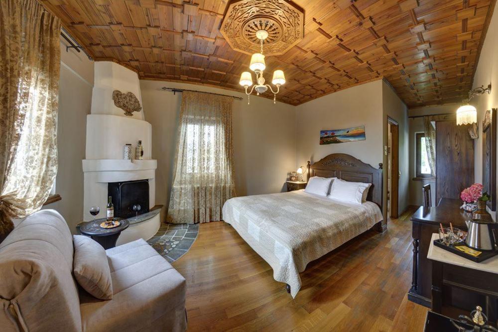 Deluxe Double or Twin Room with Fireplace - Photo 12