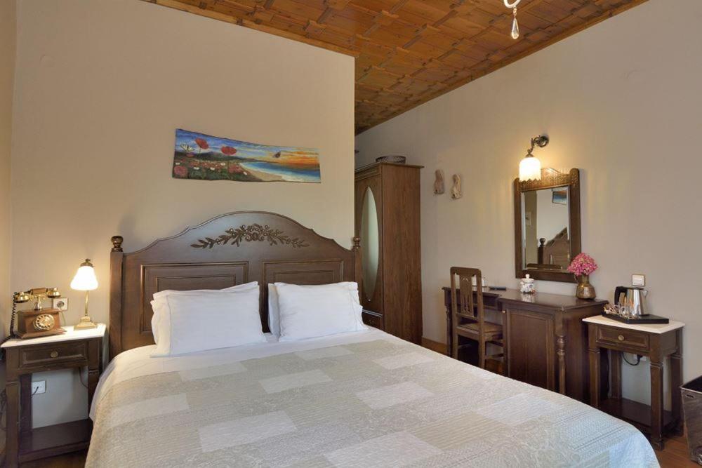 Deluxe Double or Twin Room with Fireplace - Photo 9