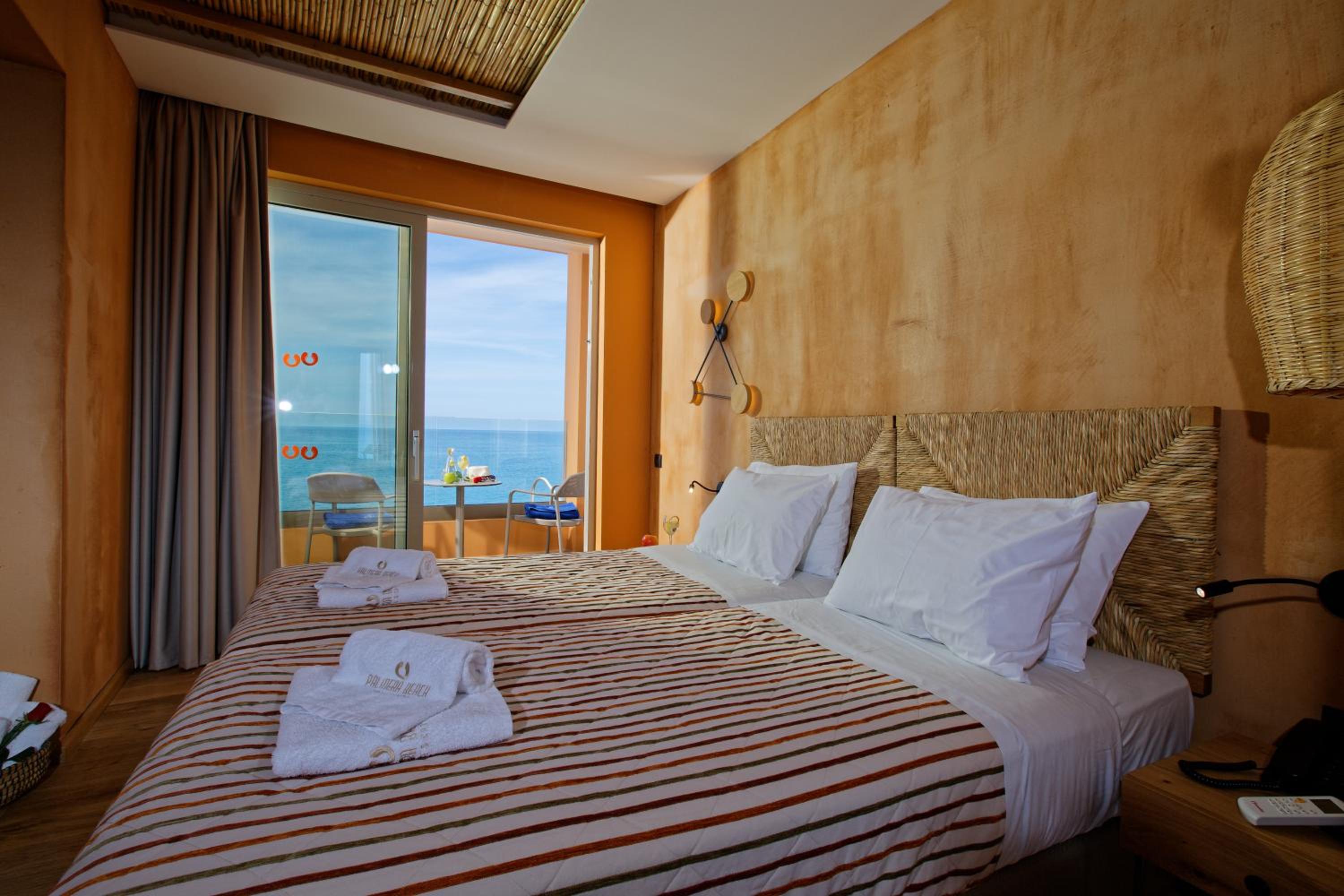 Superior Room with Sea View - Photo 11