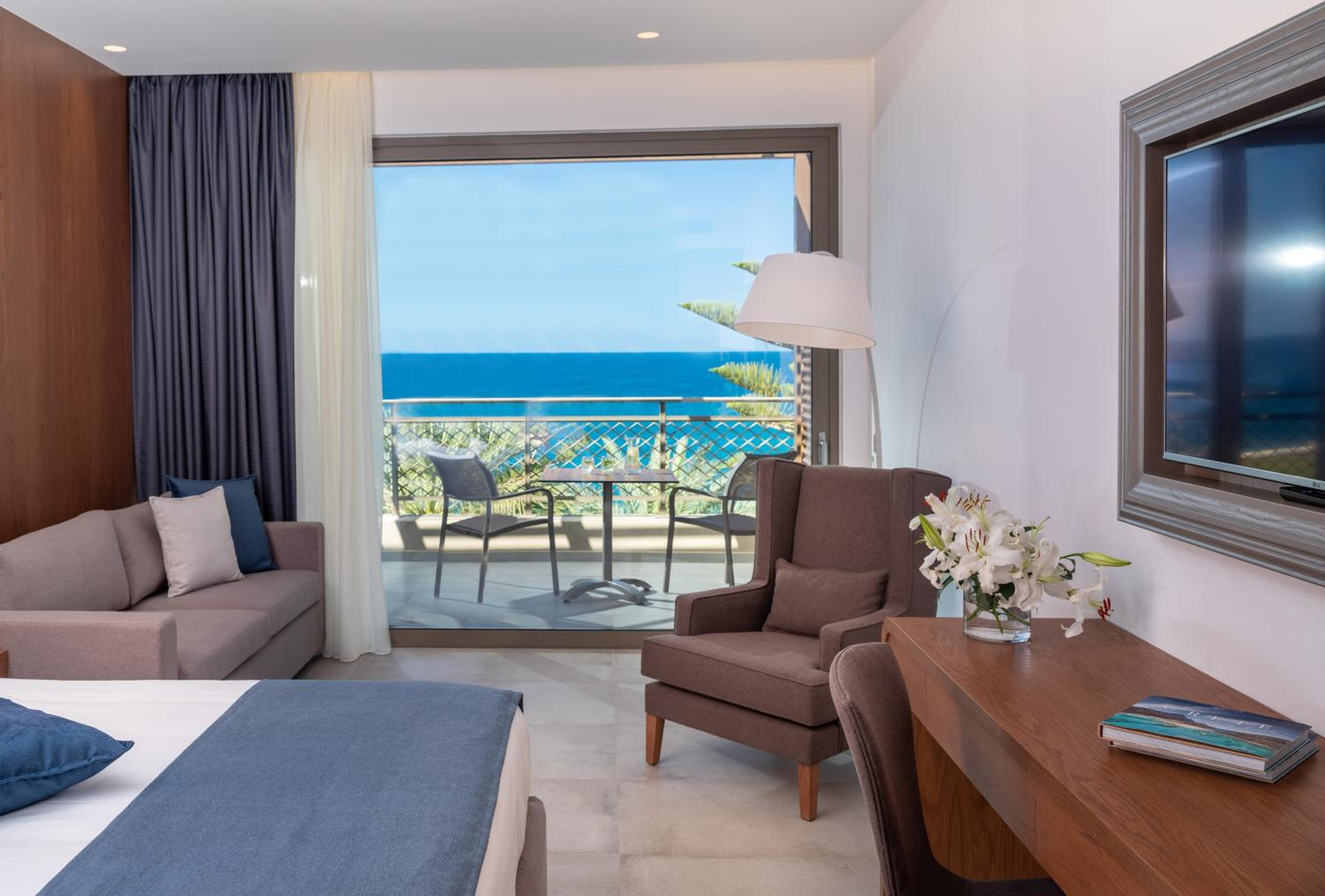 Luxury family room open plan Sea view