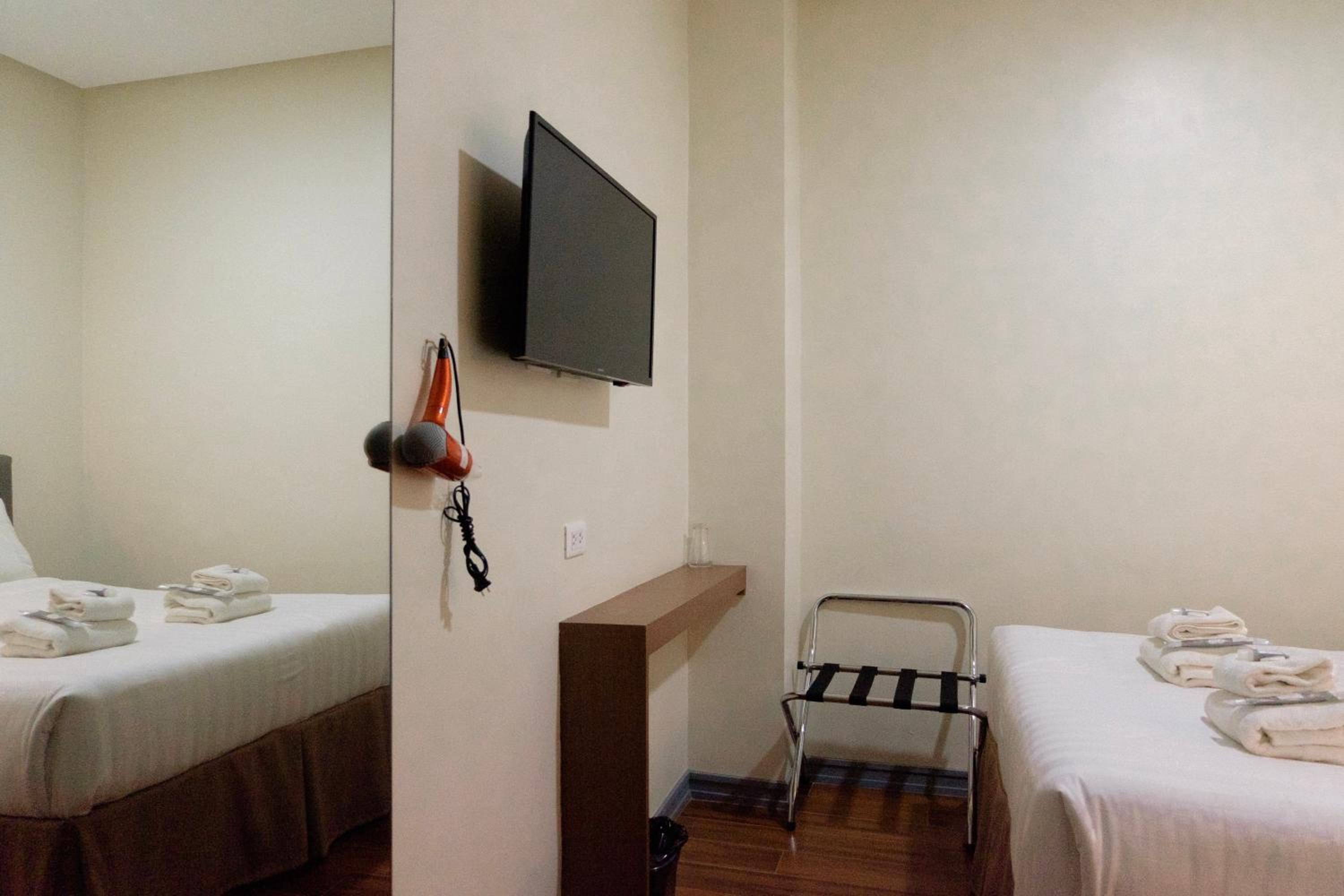 Standard Double Room - Photo 3