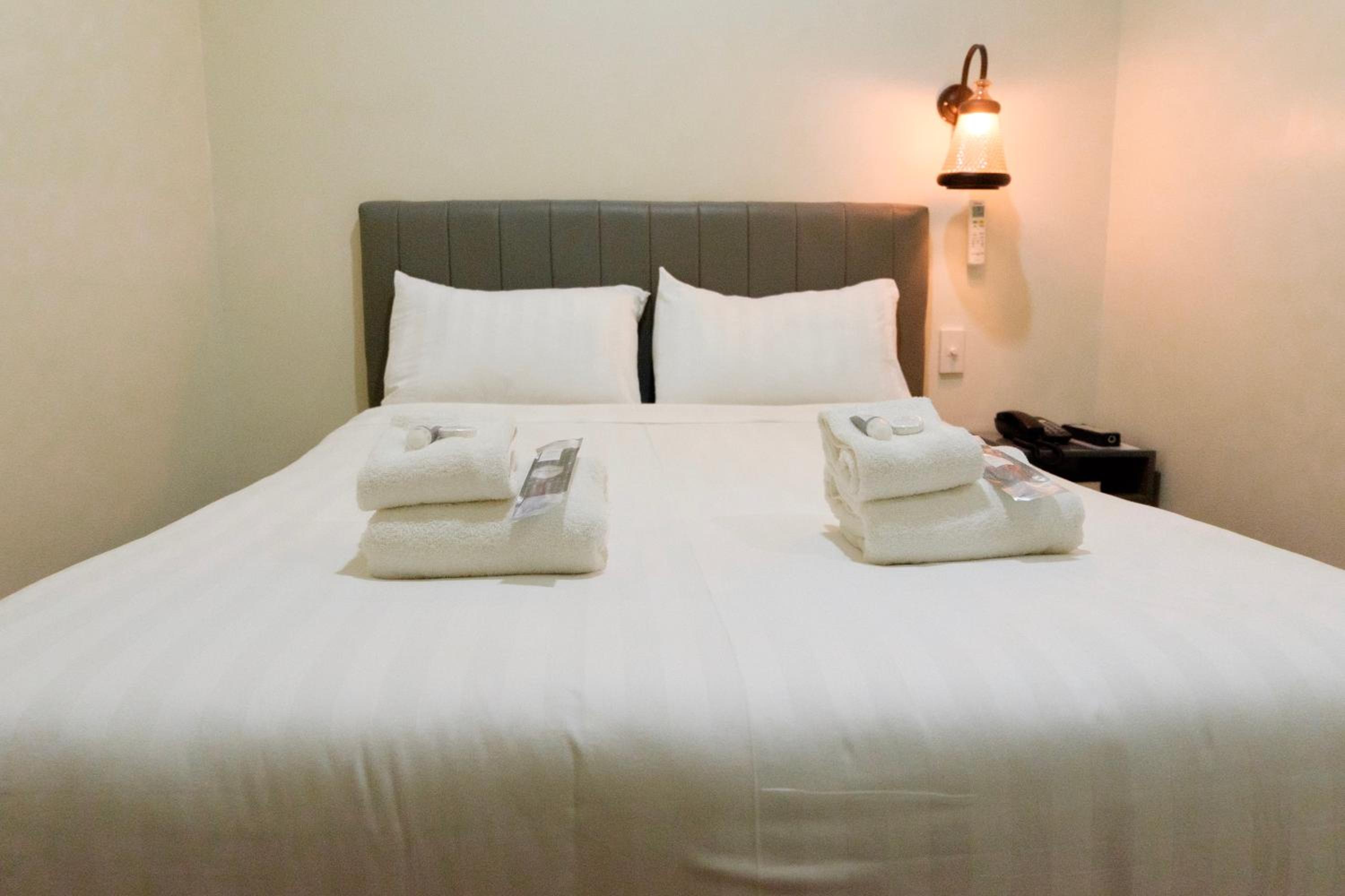 Standard Double Room - Photo 2