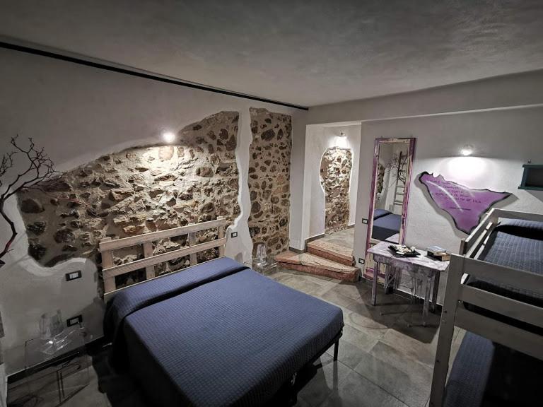 Triple Room with Private Bathroom photo 1