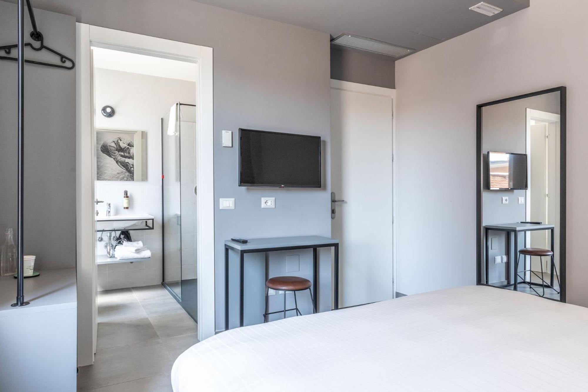 Standard Double Room - Photo 4