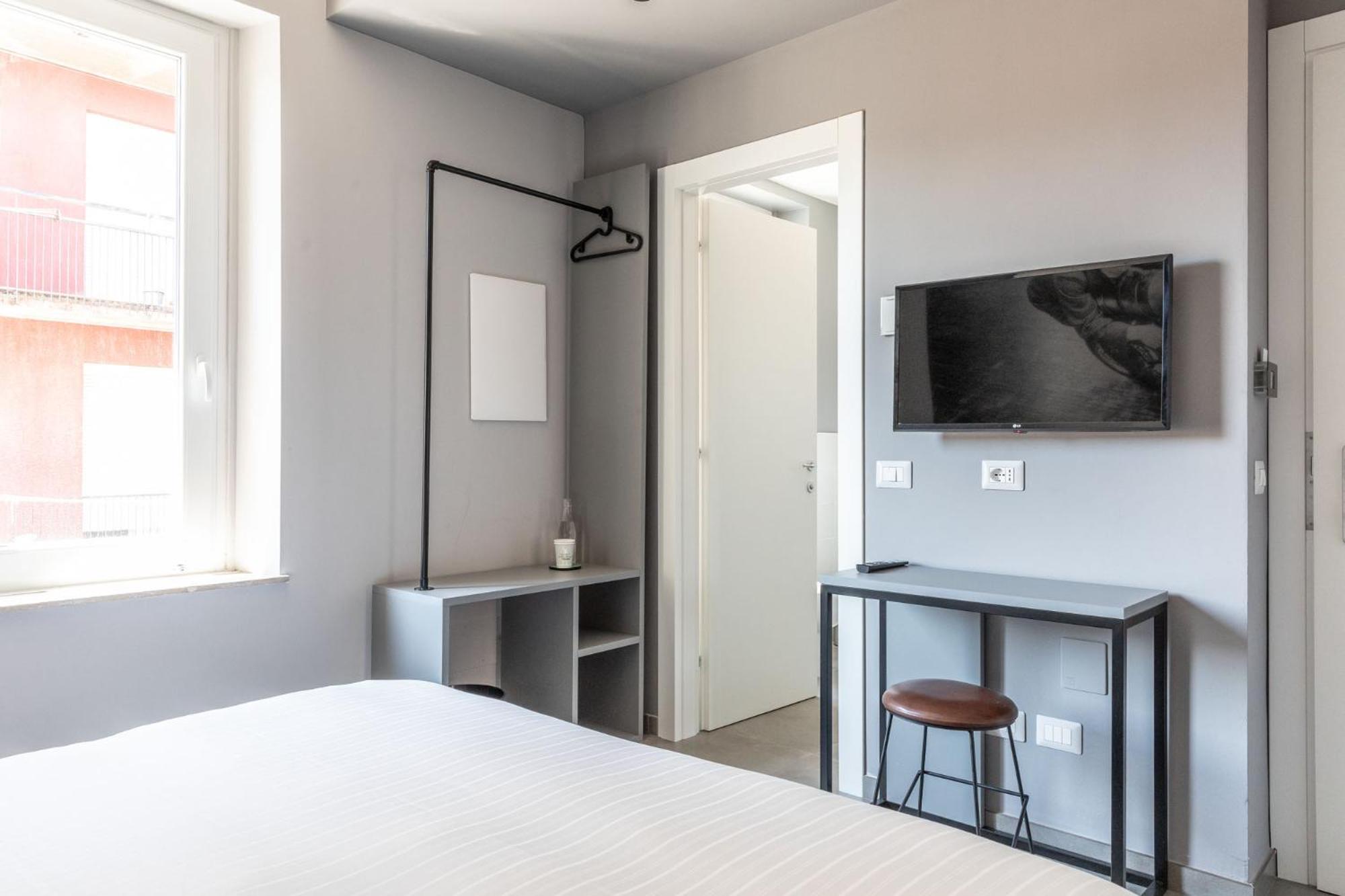 Standard Double Room - Photo 5