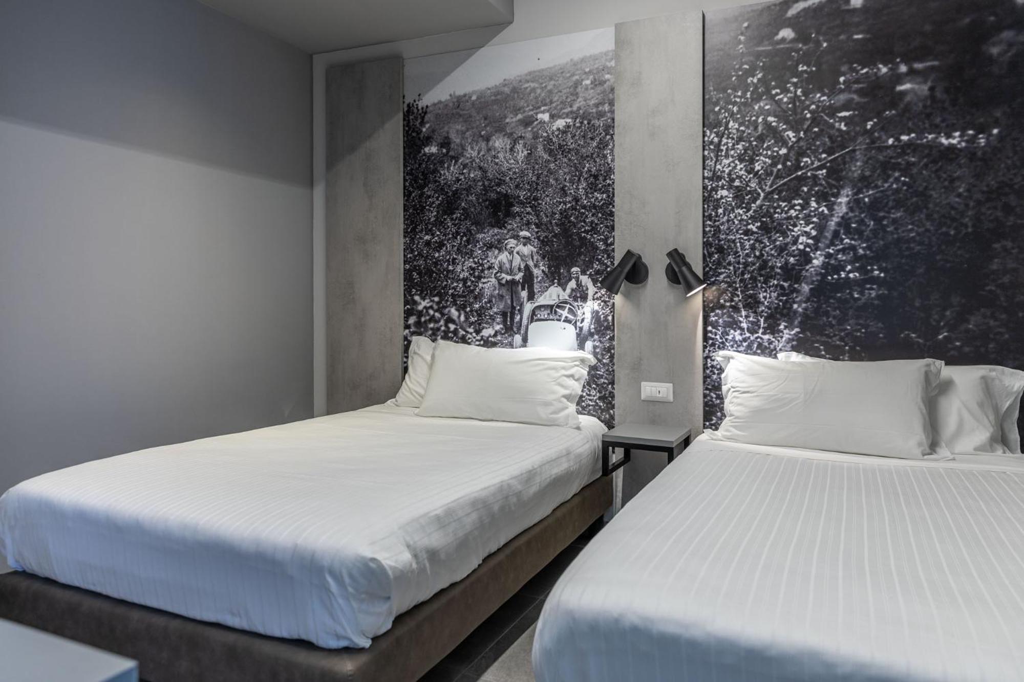 Standard Twin Room - Photo 3