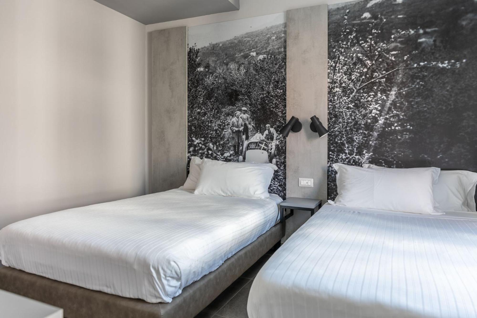 Standard Twin Room - Photo 4